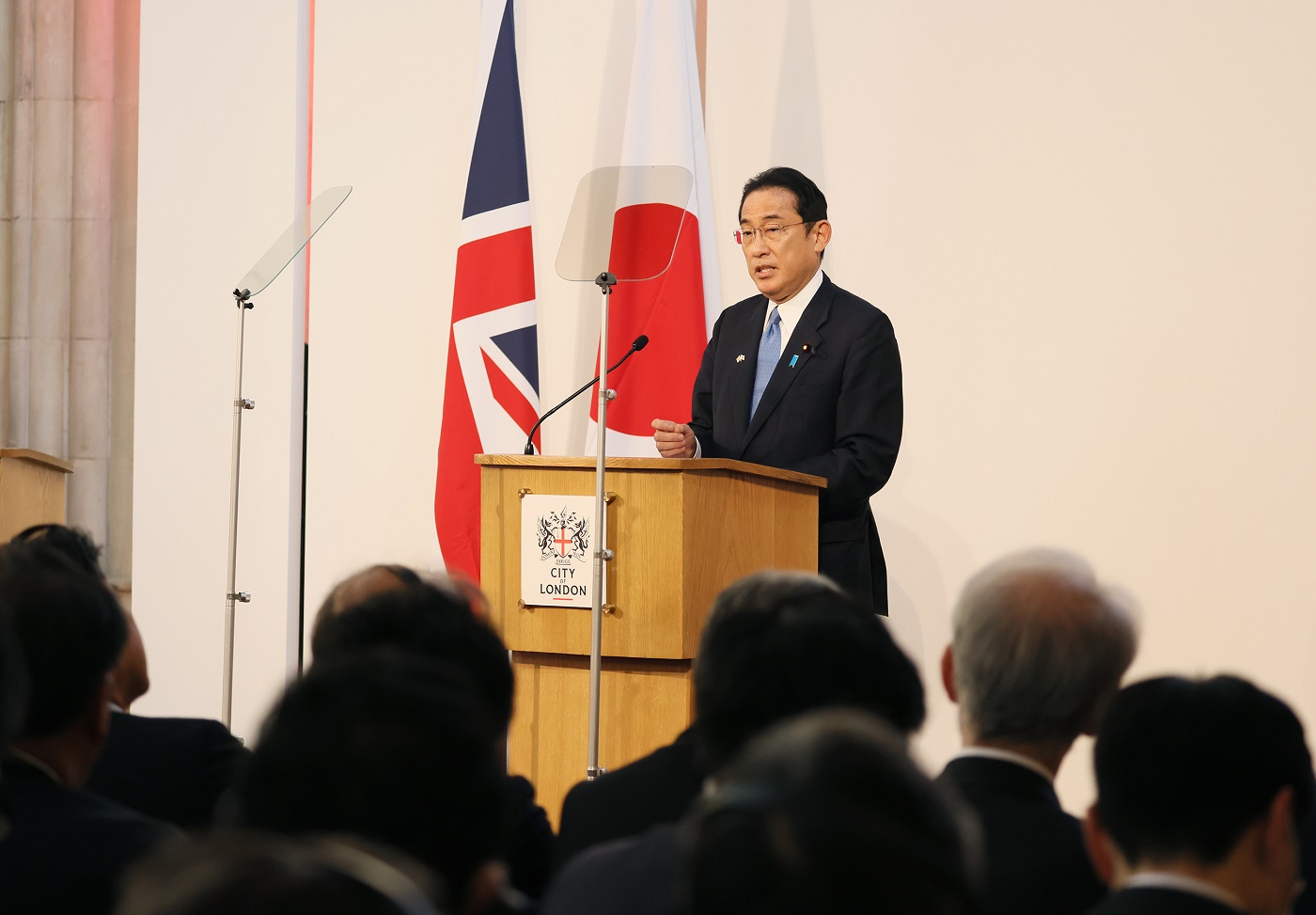 Photograph of the Prime Minister delivering a keynote speech (1)