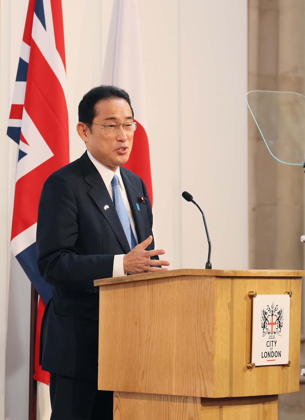 Photograph of the Prime Minister delivering a keynote speech (2)