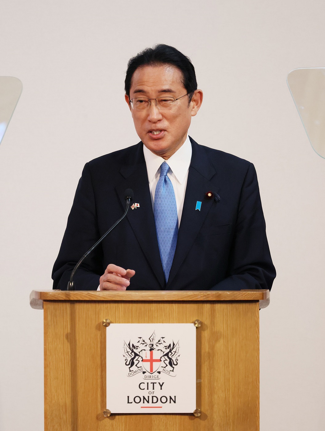 Photograph of the Prime Minister delivering a keynote speech (3)