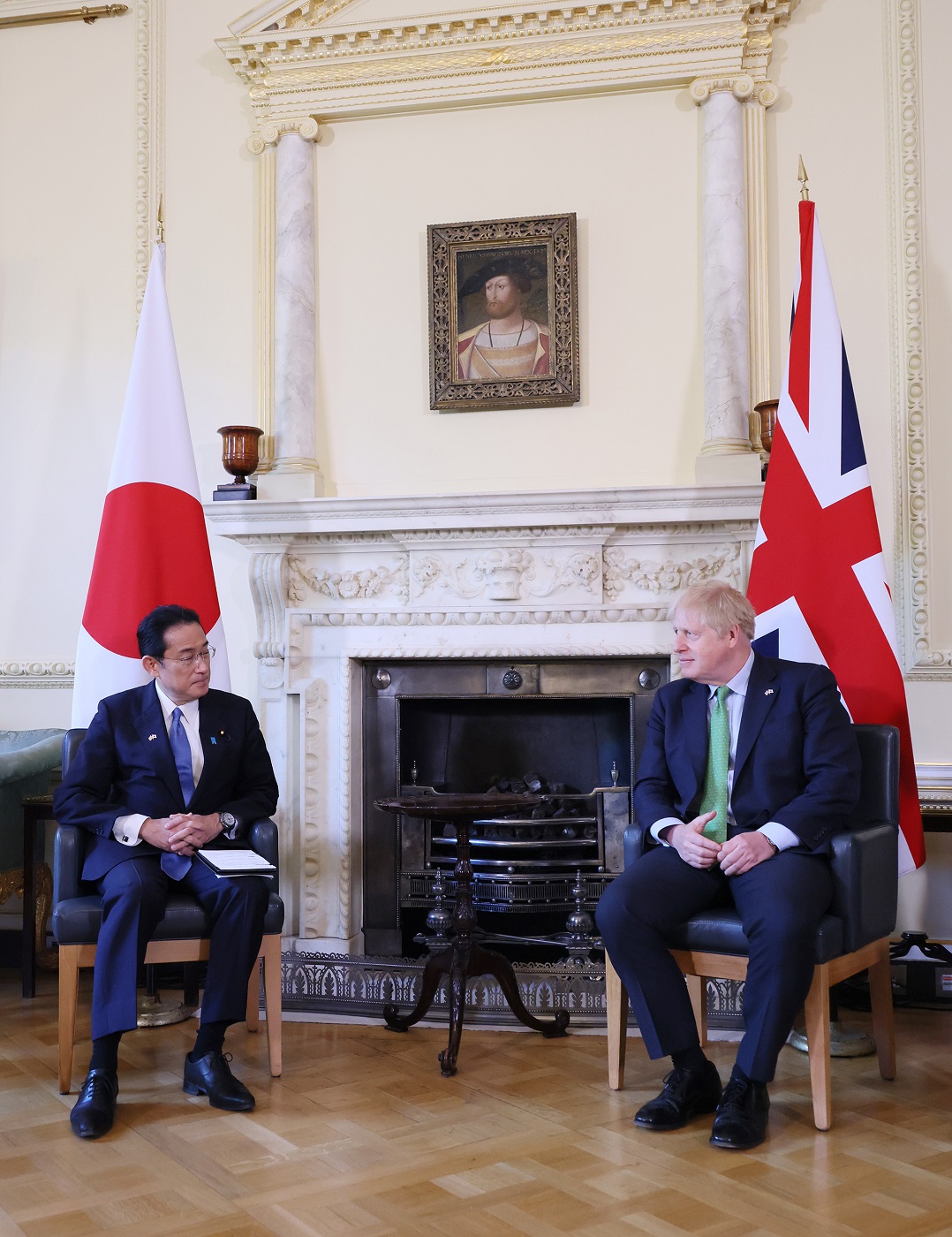 Photograph of the Japan-U.K. Summit Meeting (tete-a-tete meeting) (2)