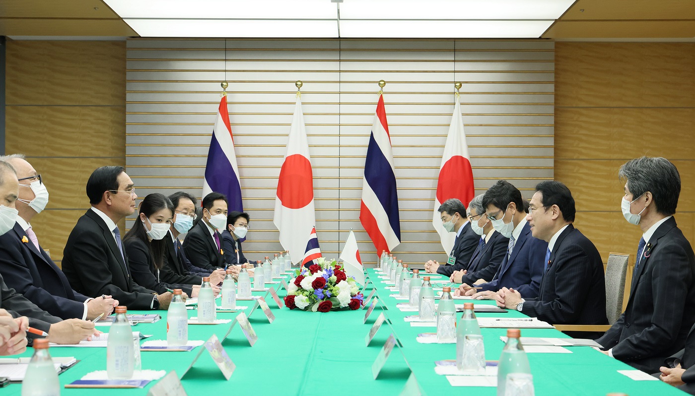 Photograph of the Japan-Thailand Summit Meeting (4)