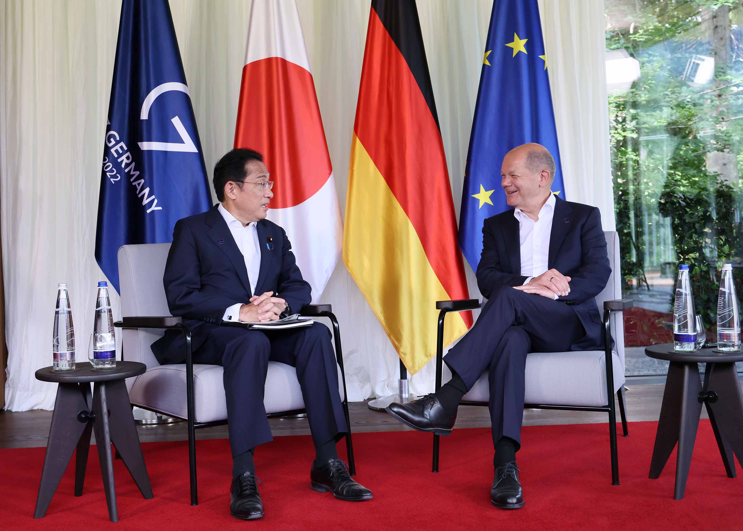 Photograph of the Prime Minister holding a meeting with German Chancellor Olaf Scholz (3)