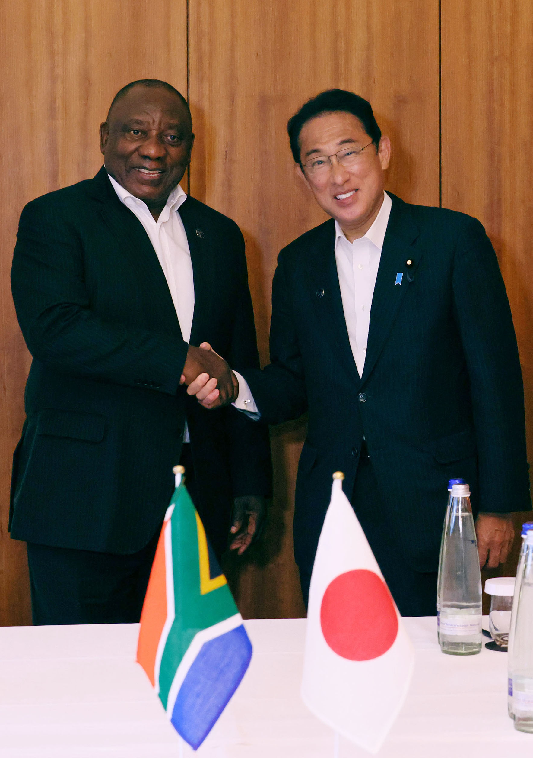 Photograph of the Prime Minister holding a meeting with South African President Cyril Ramaphosa (2)