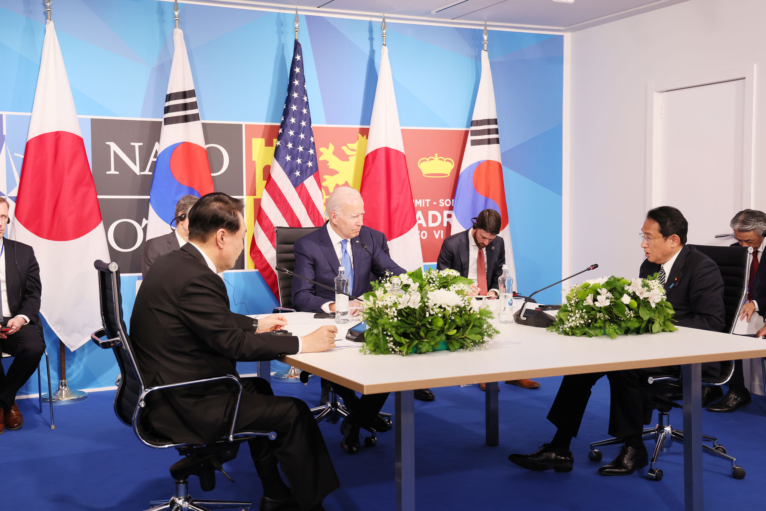 Japan-U.S.-ROK Summit Meeting (1)