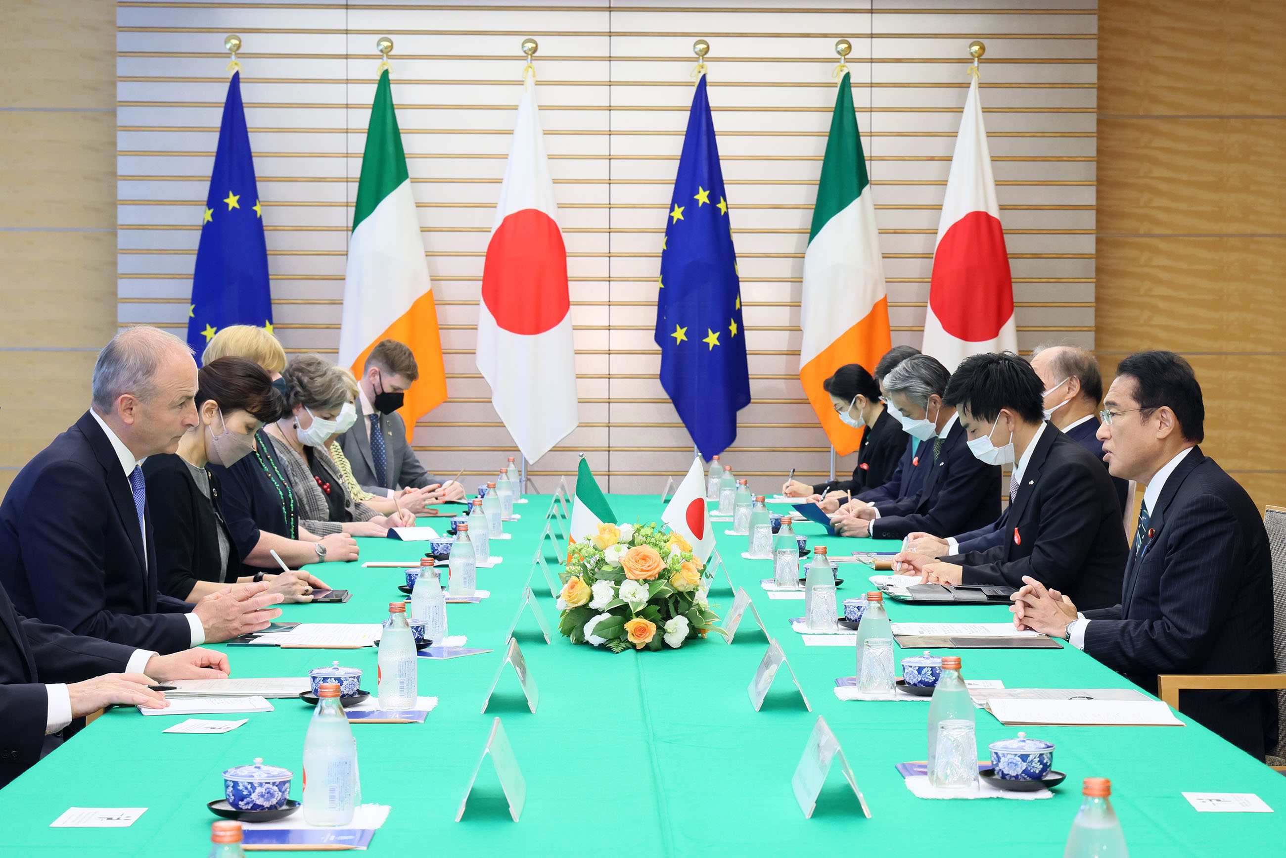 Photograph of the Japan-Ireland Summit Meeting (2)