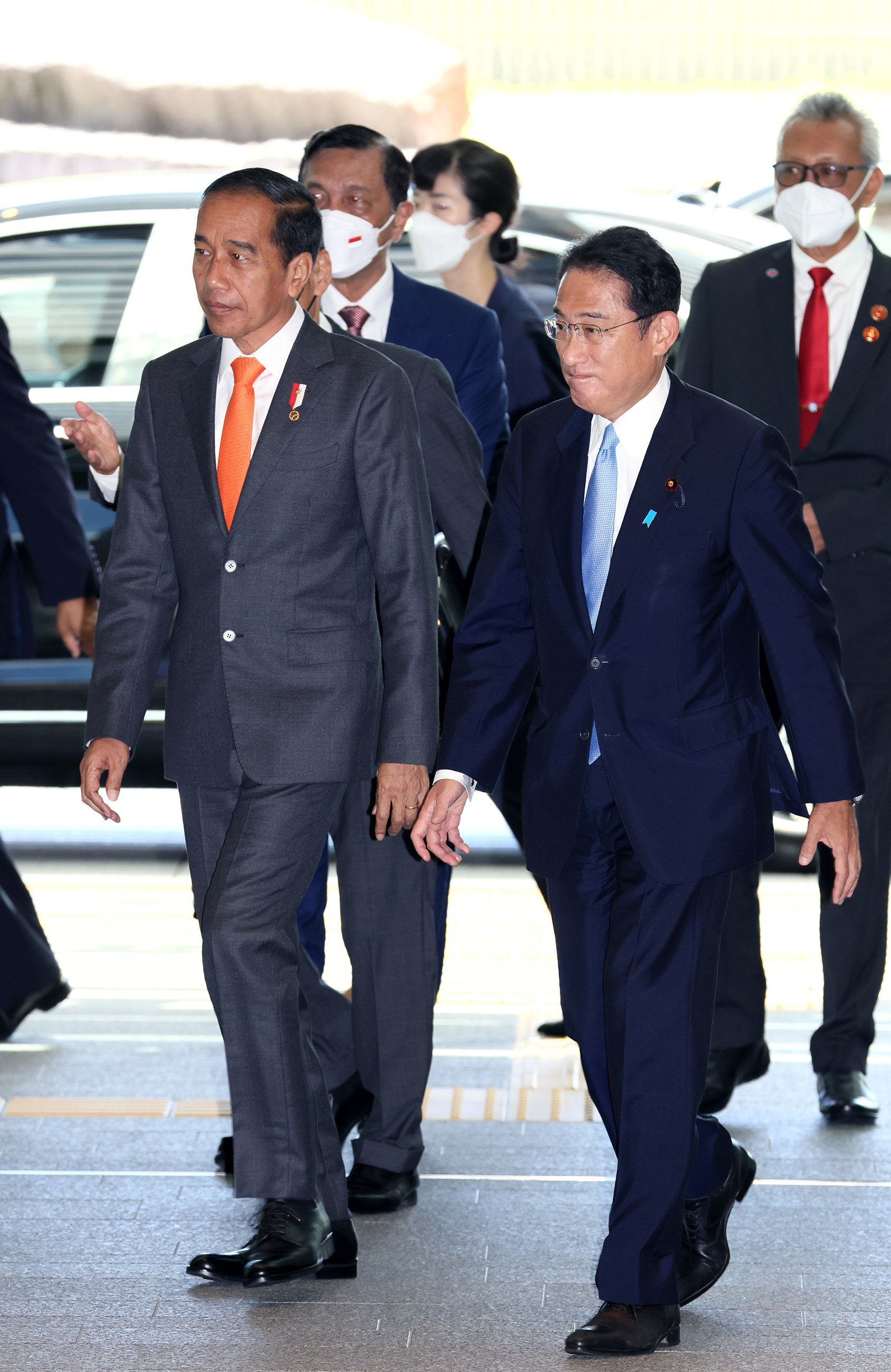 Photograph of the Prime Minister welcoming President Widodo
