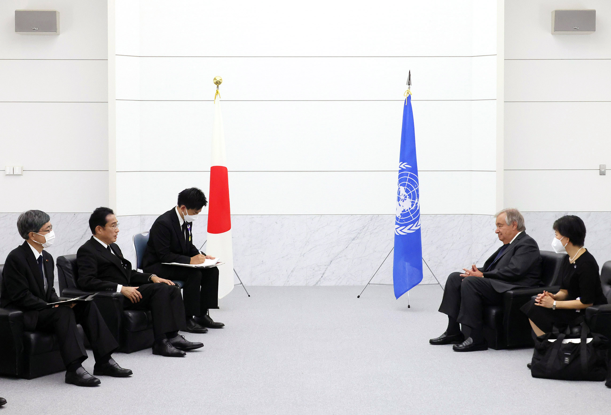 Photograph of a meeting with UN Secretary-General Guterres (2)