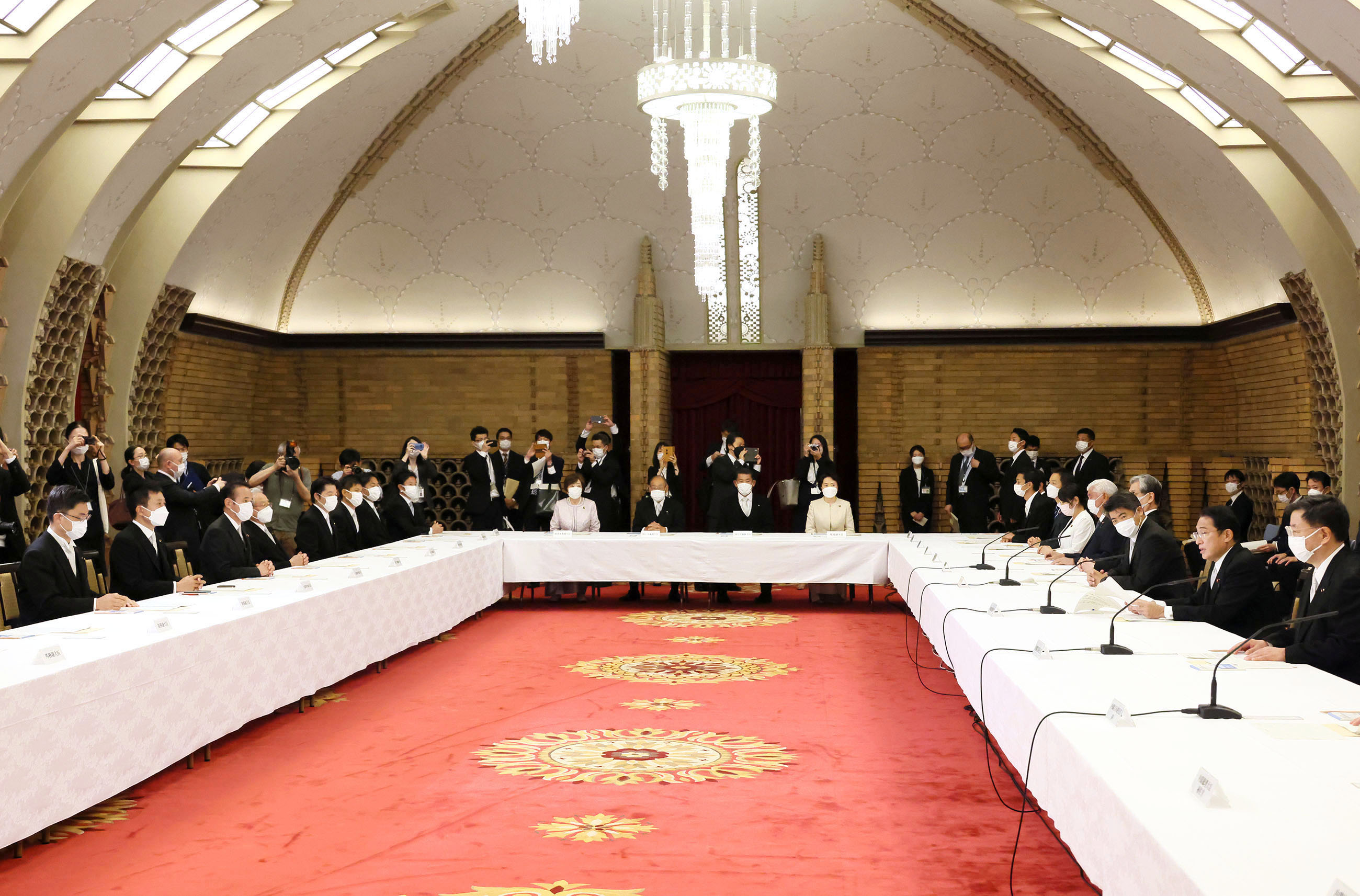 Photograph of the Prime Minister delivering an address (5)