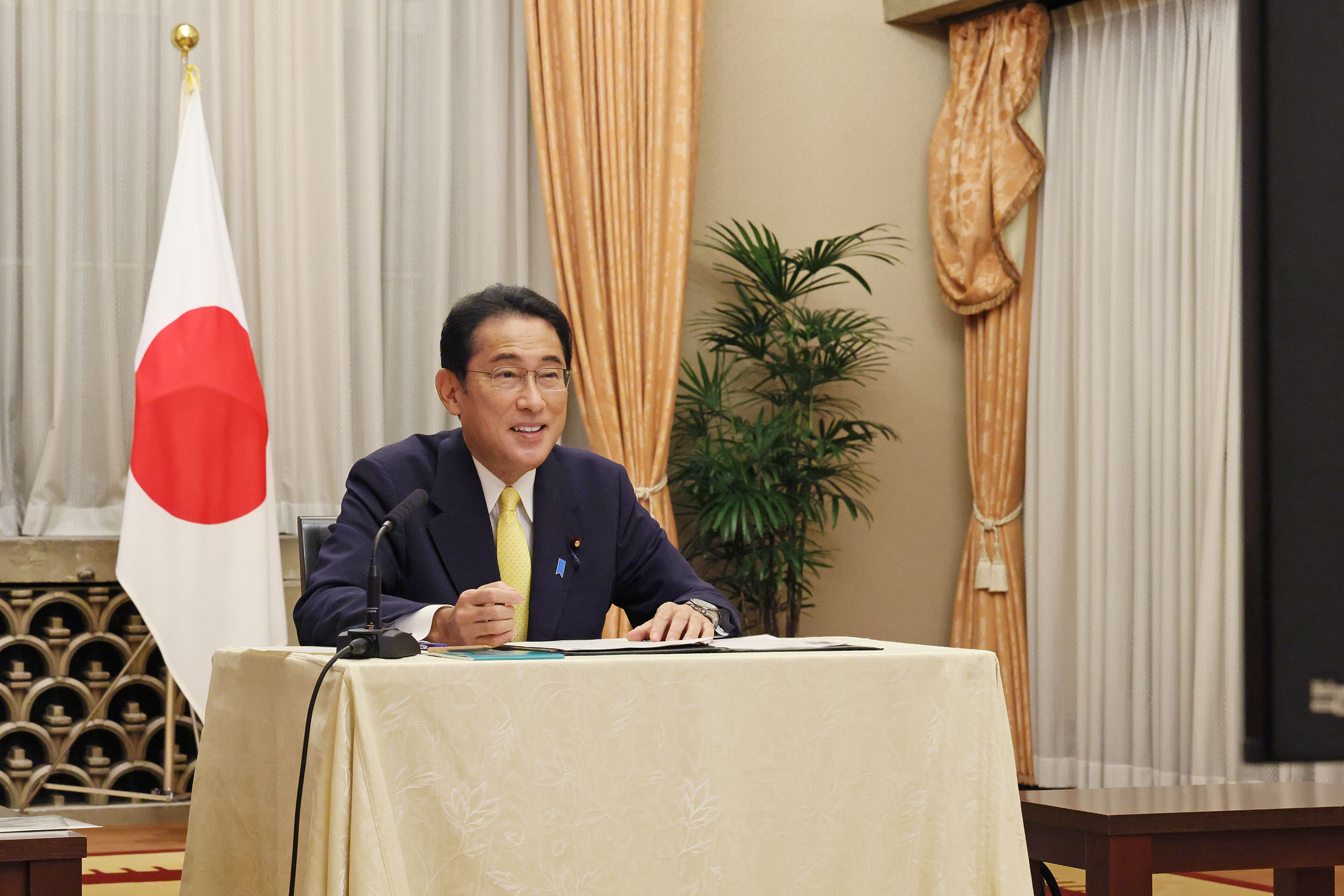 Photograph of the Japan-Tunisia video conference summit meeting (2)