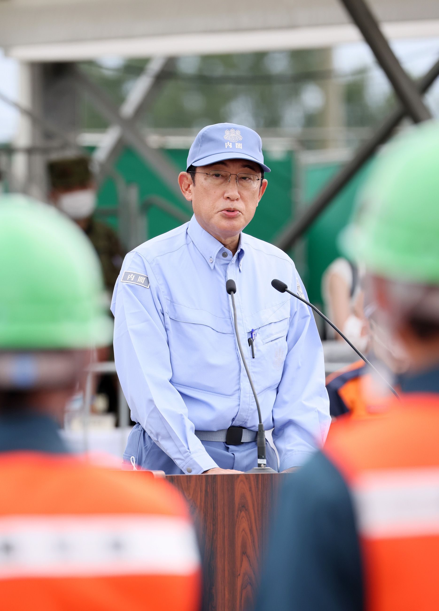 Photograph of the Prime Minister delivering an address during the joint disaster management drills by nine local governments in the Kanto region (2)