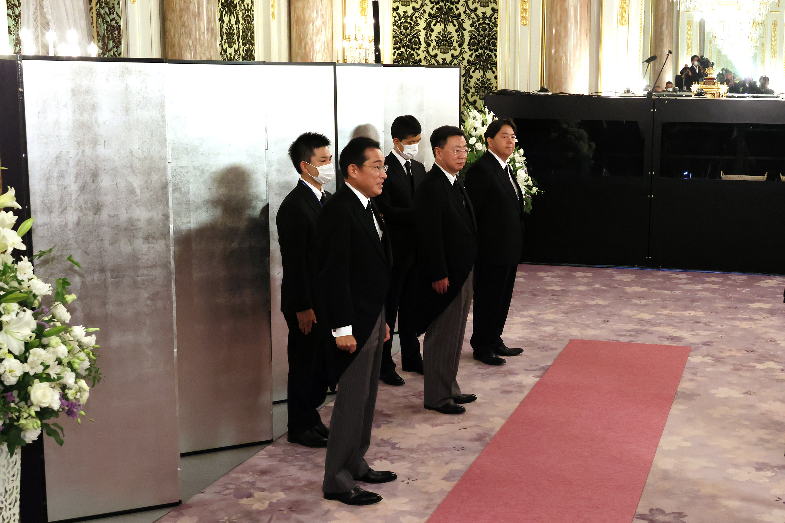 Photograph of the Prime Minister greeting the attendees (1)