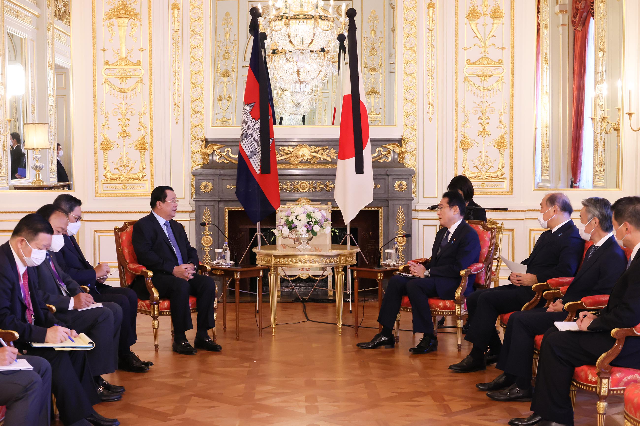 Photograph of Japan-Cambodia Summit Meeting (2)