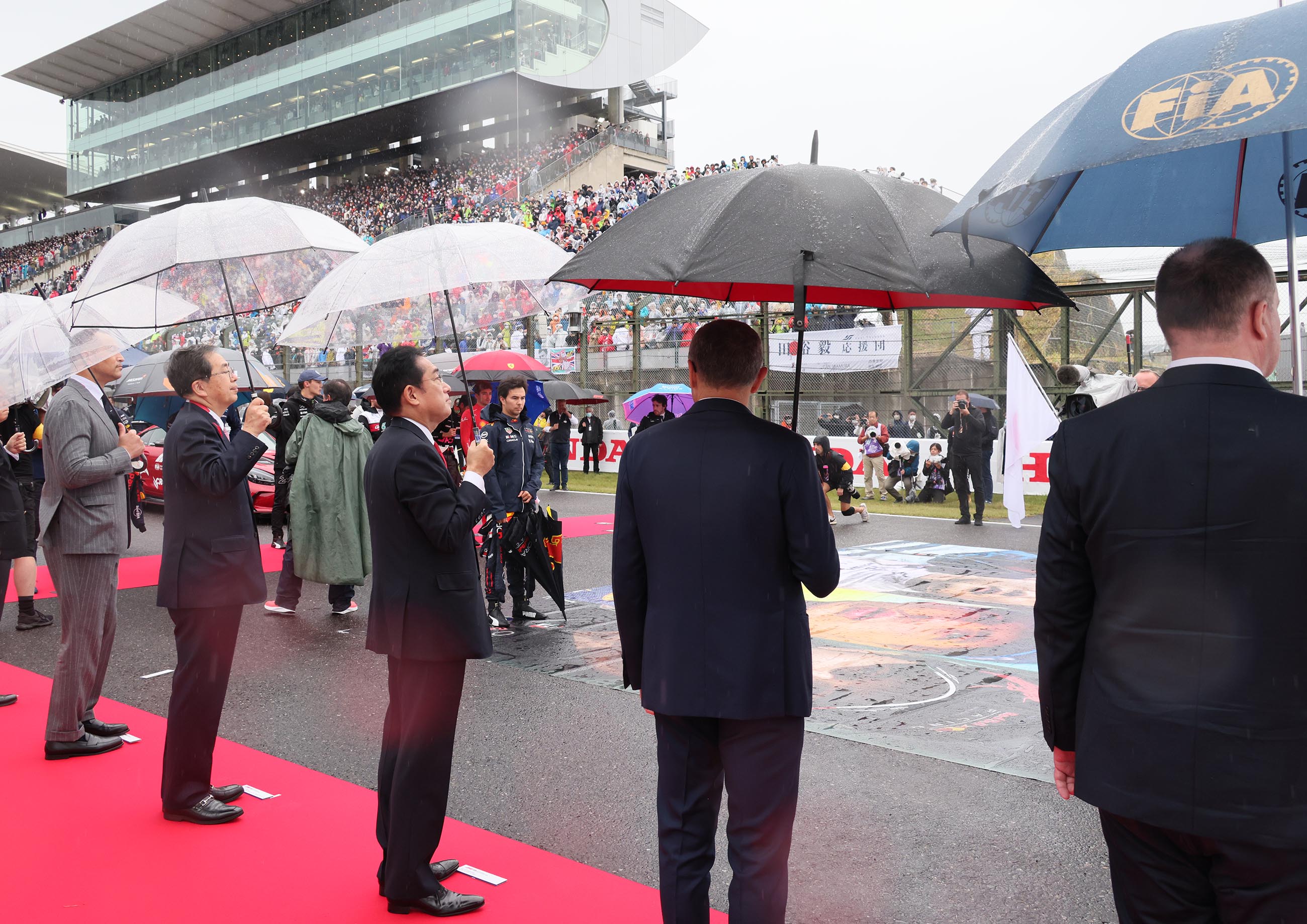 Photograph of the Prime Minister attending the start ceremony (2)