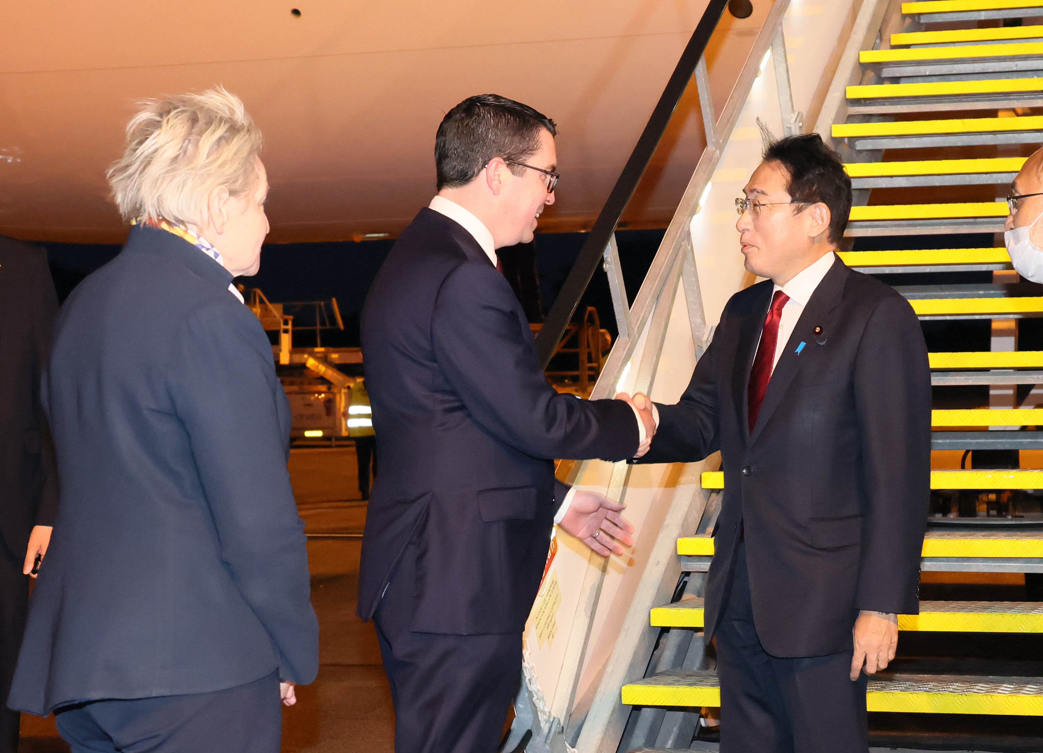 Photograph of the Prime MInister arriving in Australia (2)