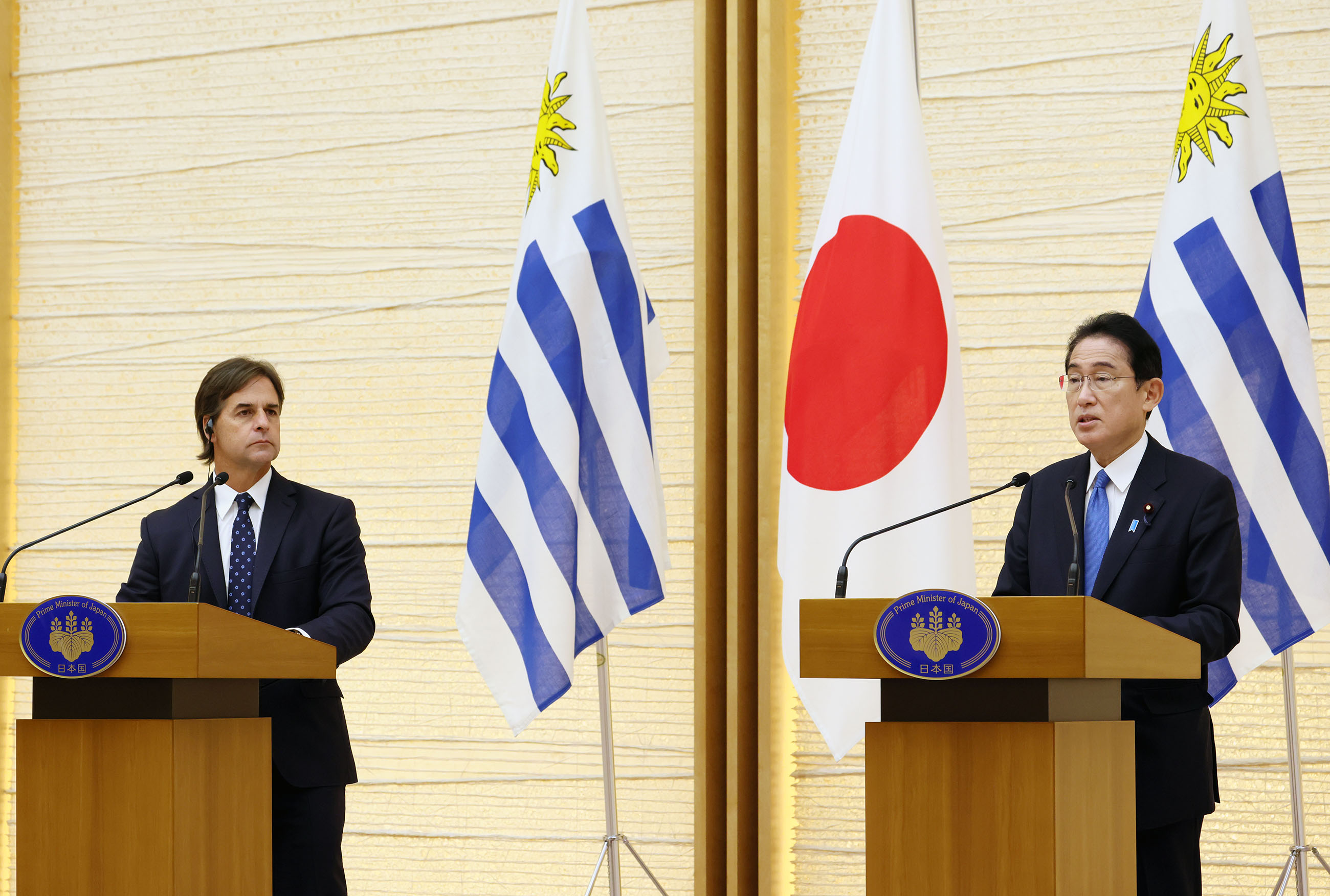 Photograph of the Japan-Uruguay joint press announcement (2)