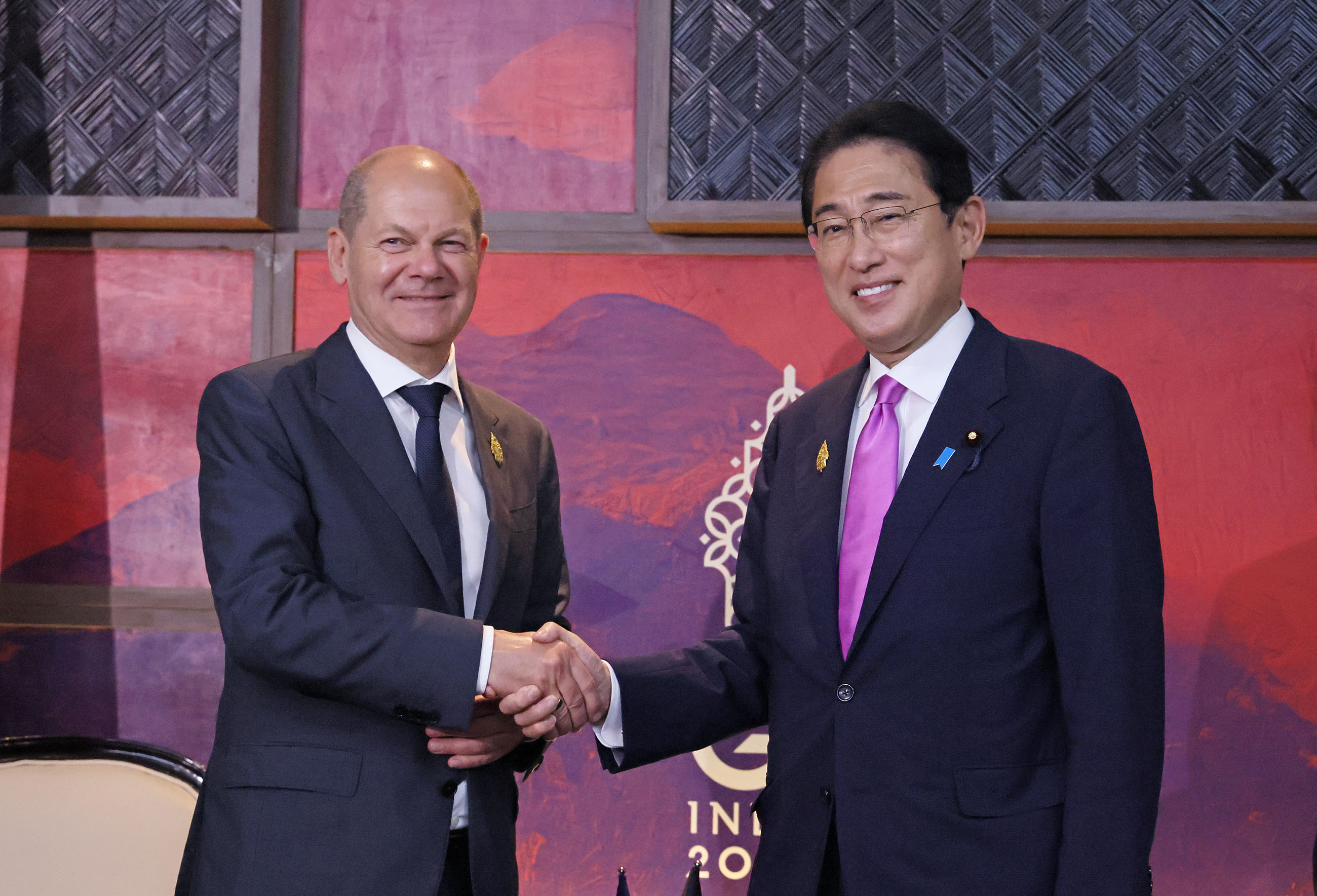 Prime Minister Kishida holding a summit meeting with German Chancellor Olaf Scholz (2)