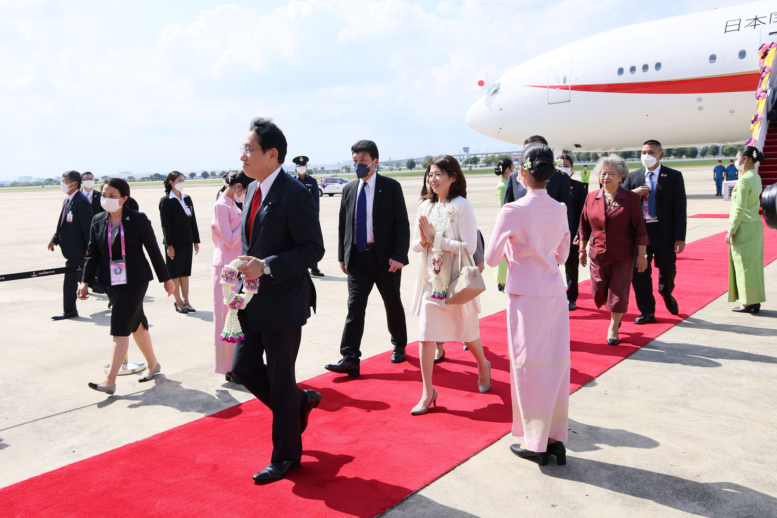 Prime Minister Kishida arriving in Thailand