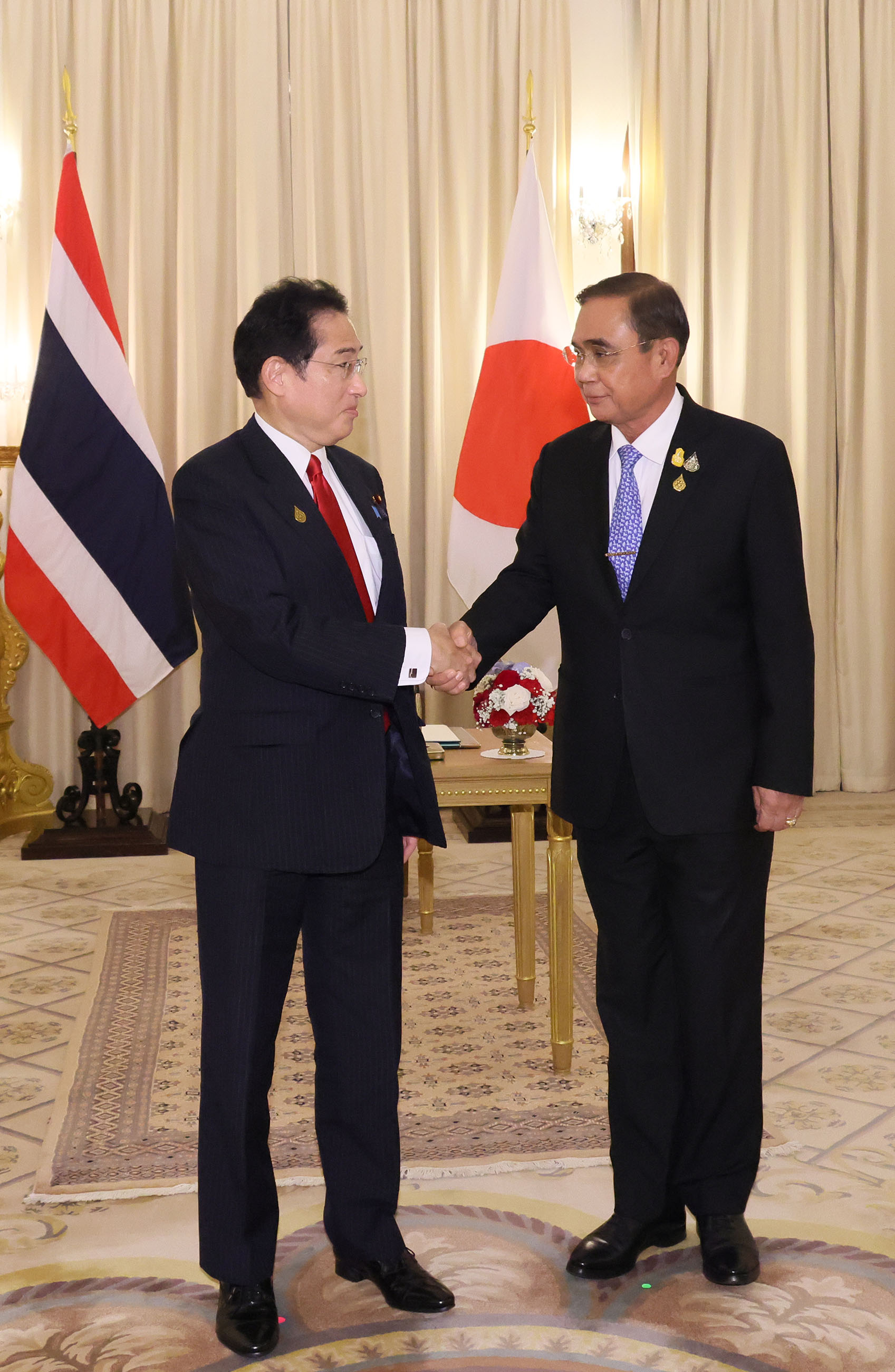 Japan-Thailand summit meeting (1)
