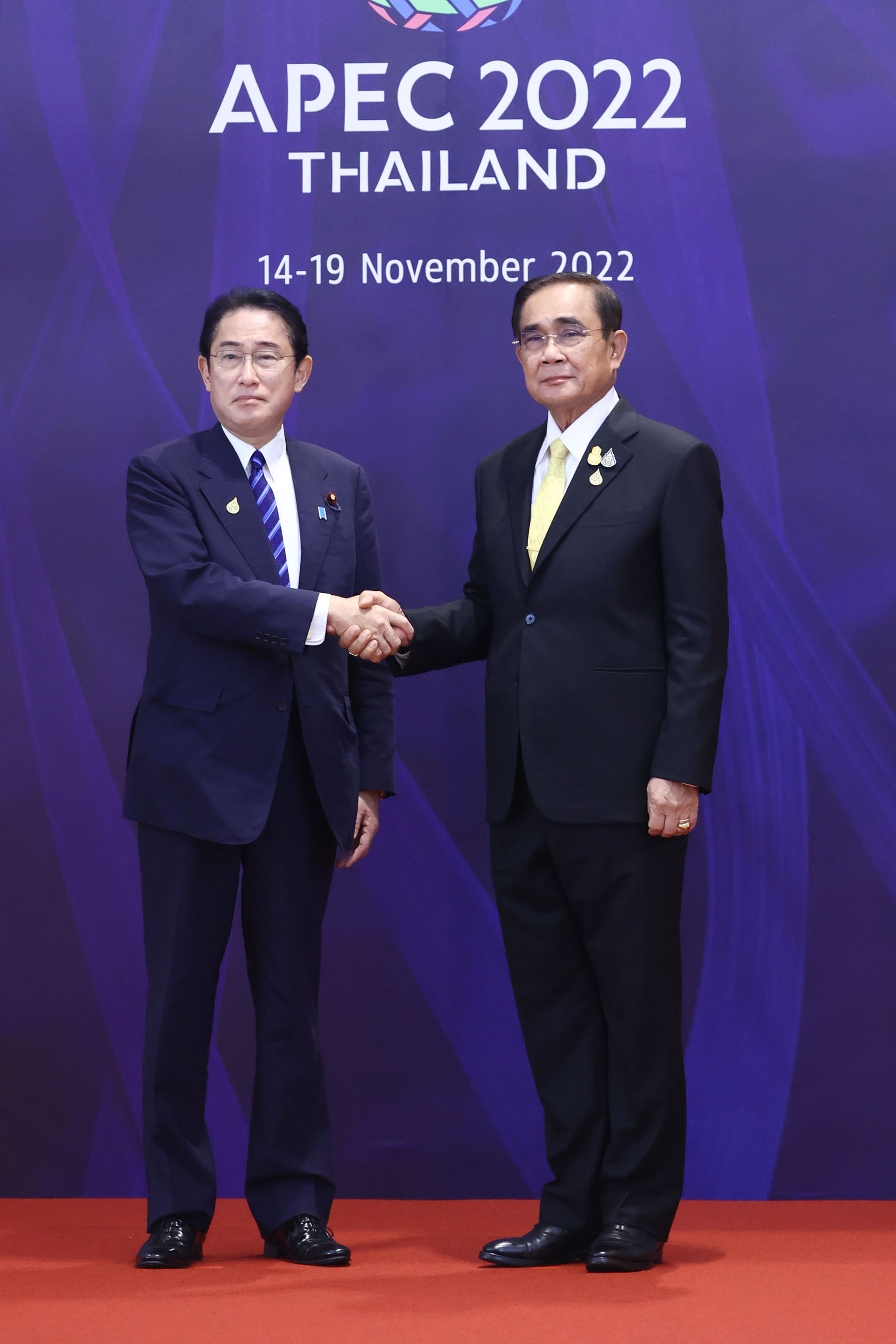 Prime Minister Kishida welcomed by Prime Minister and Minister of Defense Prayuth Chan-ocha of Thailand (2)