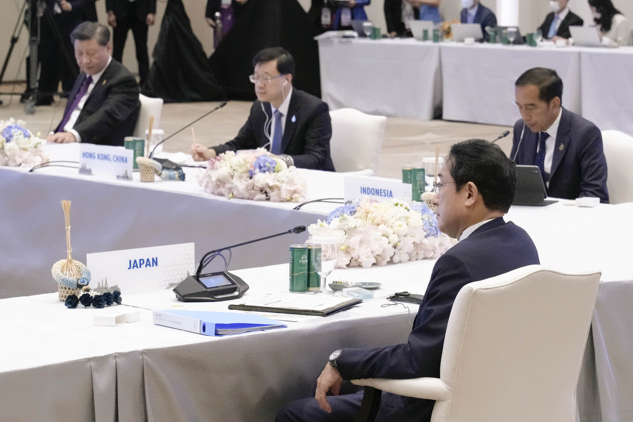 APEC Economic Leaders' Meeting Retreat Session 1 (4)
