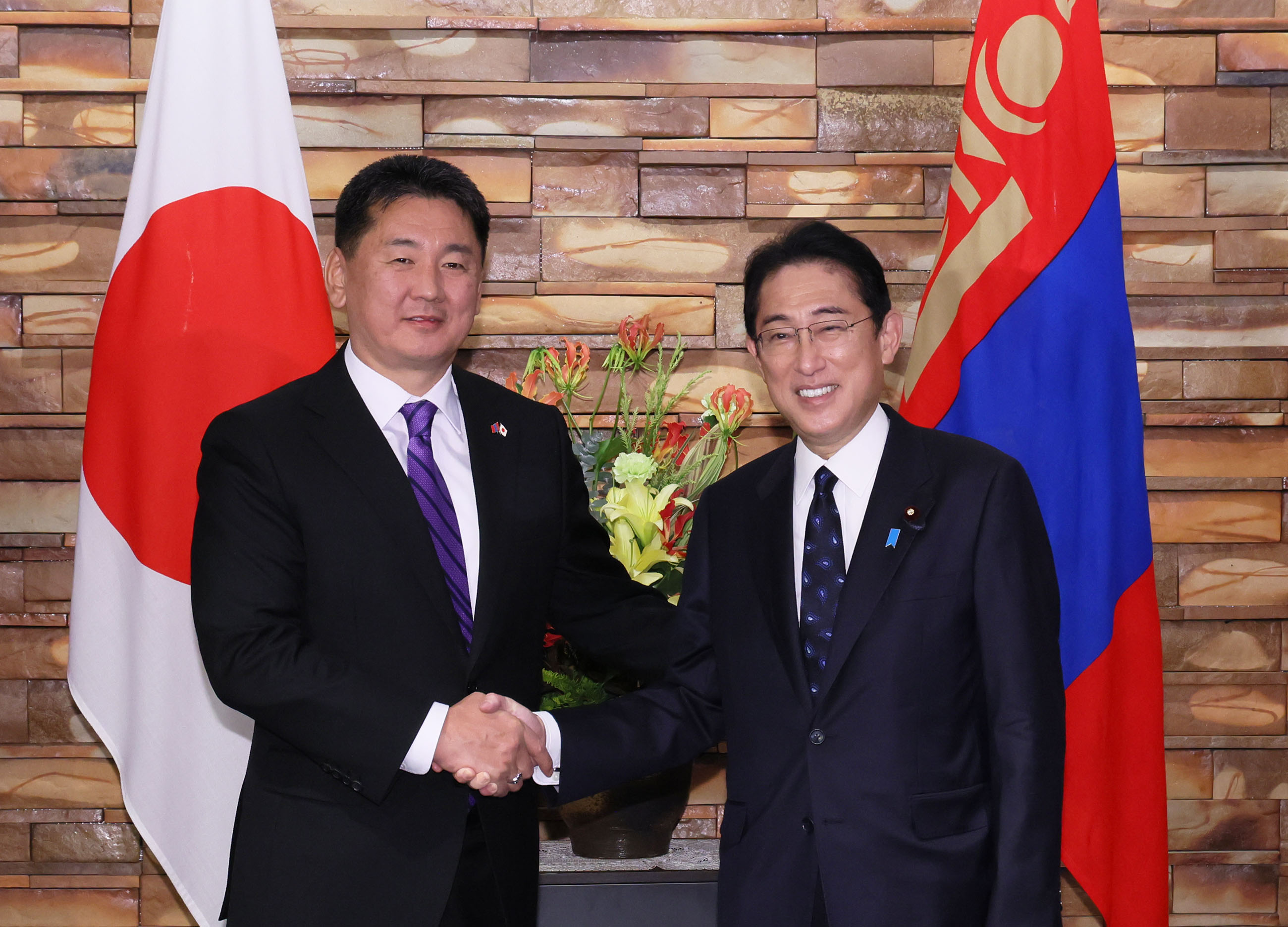 Japan-Mongolia Summit Meeting (1)