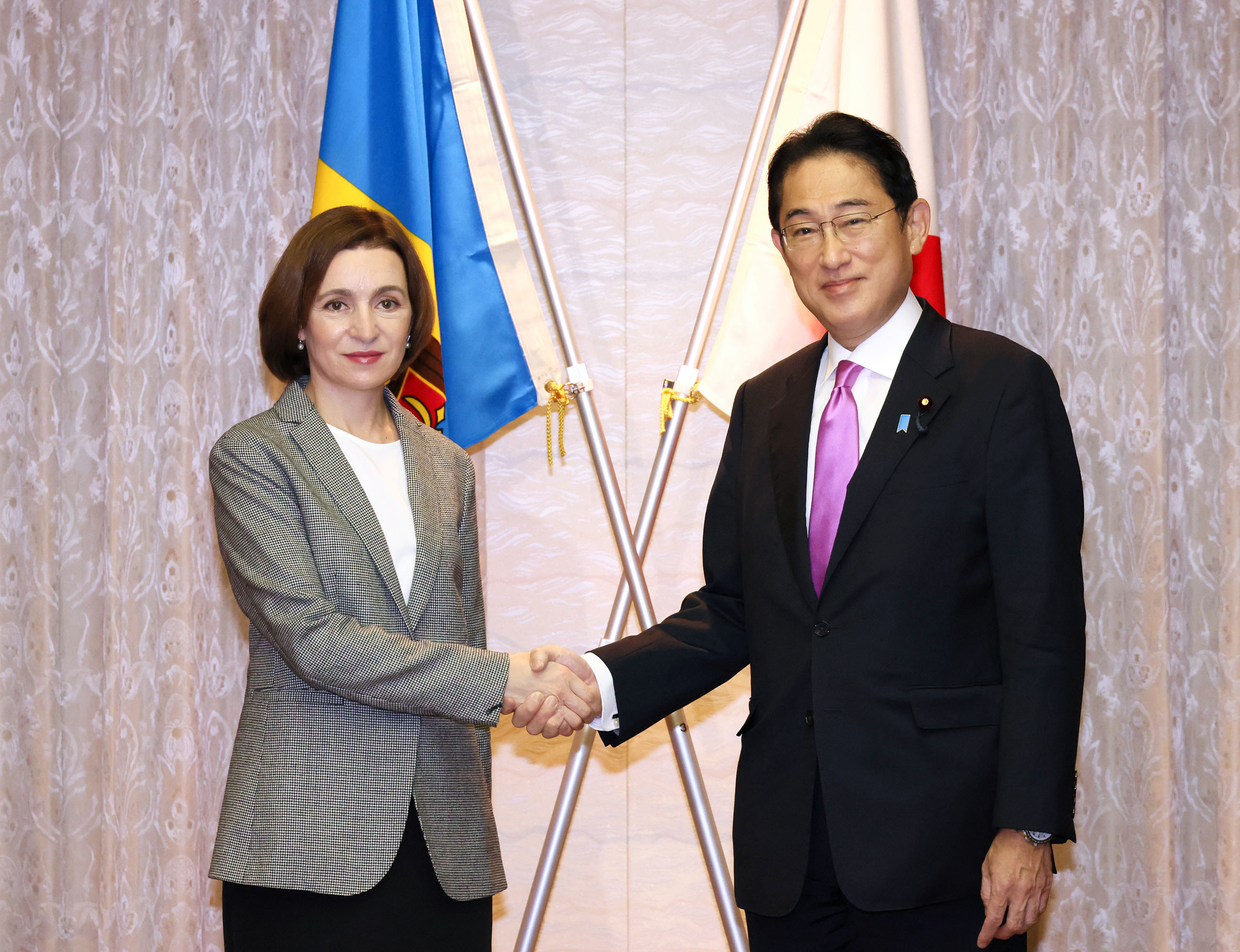 Japan-Moldova Summit Meeting (1)