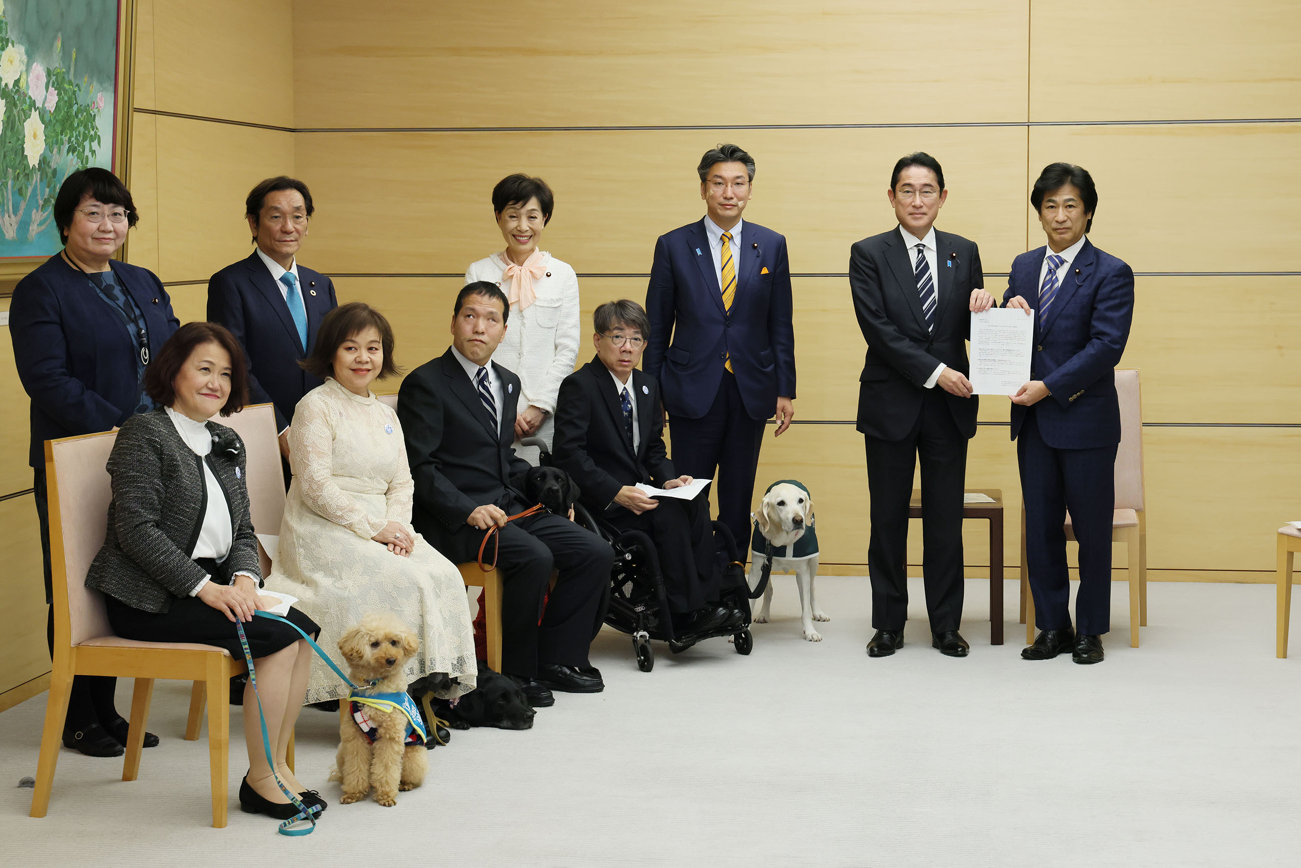 Courtesy Call from the Users of the Assistance Dogs for Persons with Physical Disabilities
