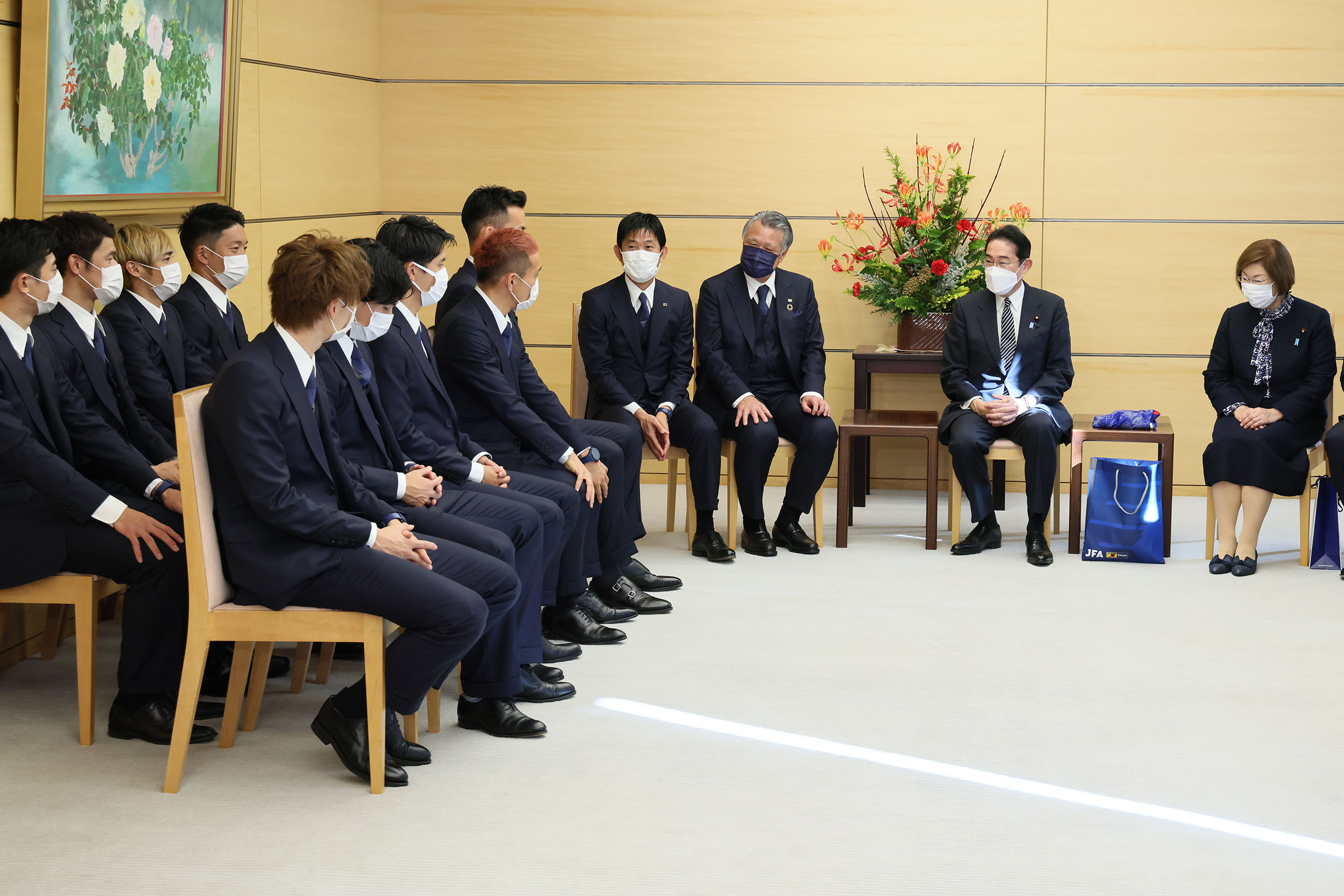 Prime Minister Kishida receiving a courtesy call (7)