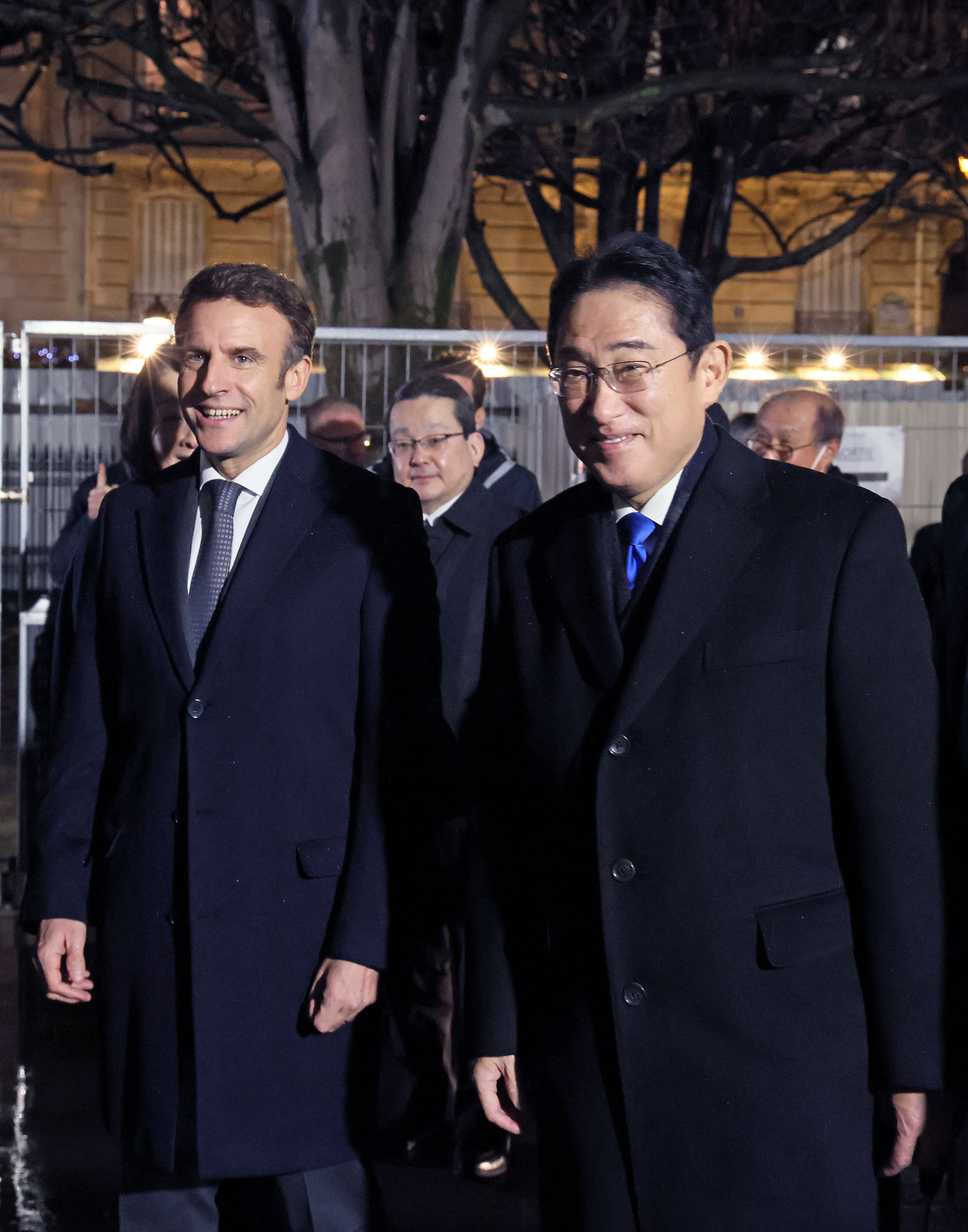 Prime Minister Kishida visiting Notre Dame Cathedral (2)