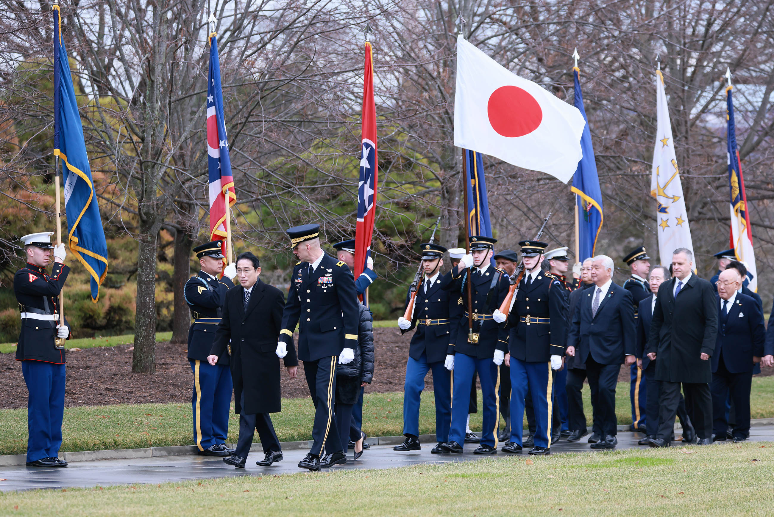 Prime Minister Kishida visiting Arlington National Cemetery (1)