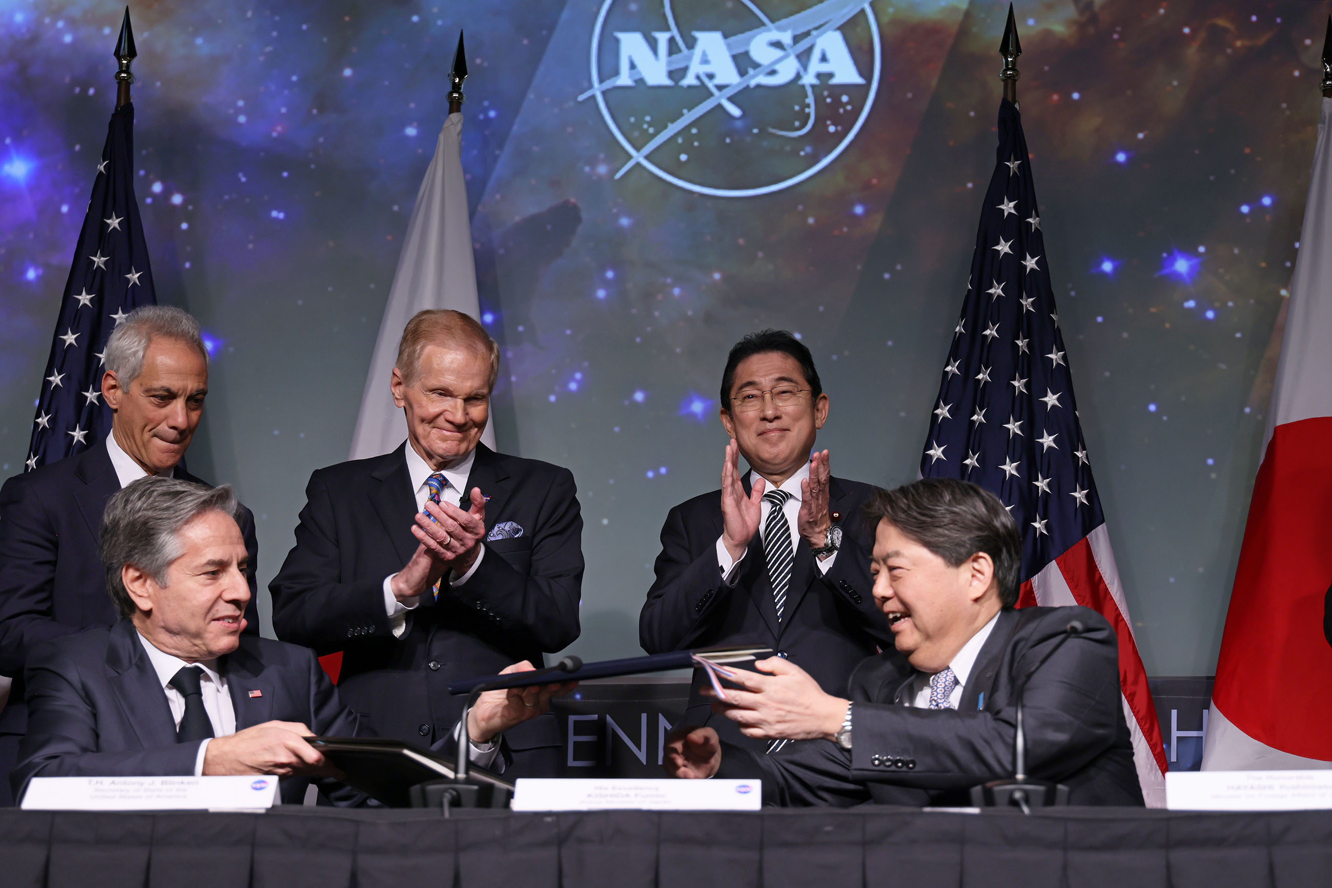 The Signing Ceremony of the Framework Agreement between Japan and the United States of America for Cooperation in the Exploration and Use of Outer Space (4)