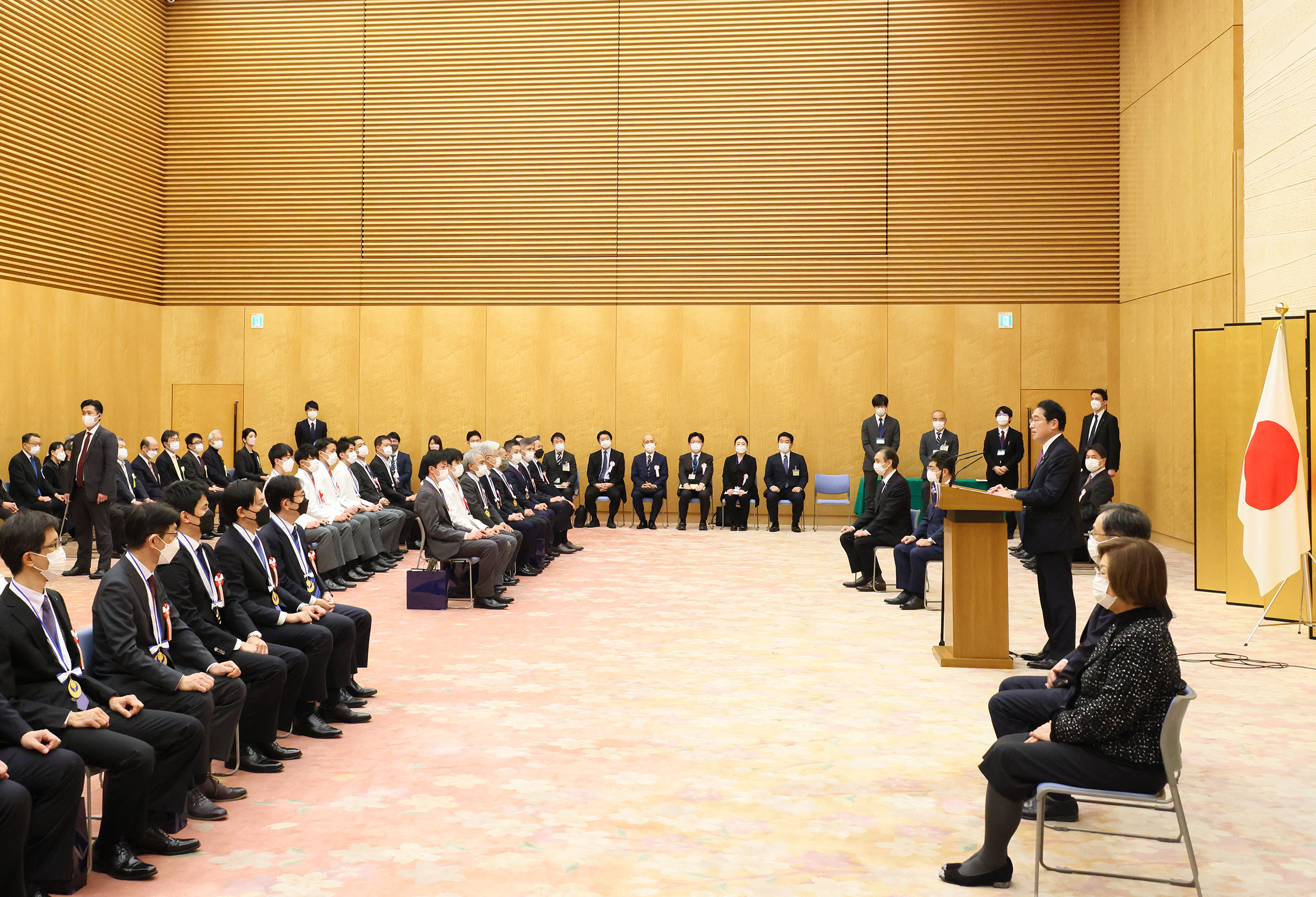 Prime Minister Kishida delivering an address at the award ceremony (2)