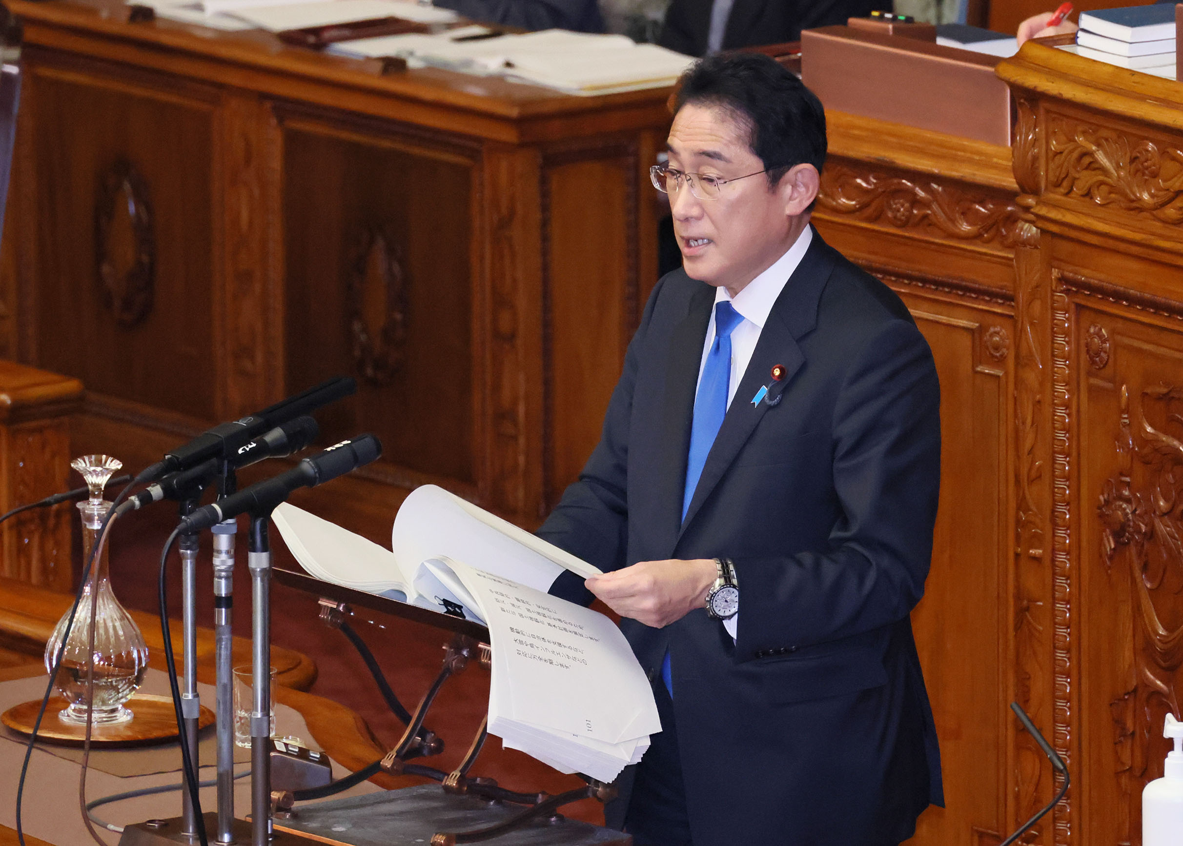 Prime Minister Kishida delivering a policy speech during the plenary session of the House of Councillors (1)