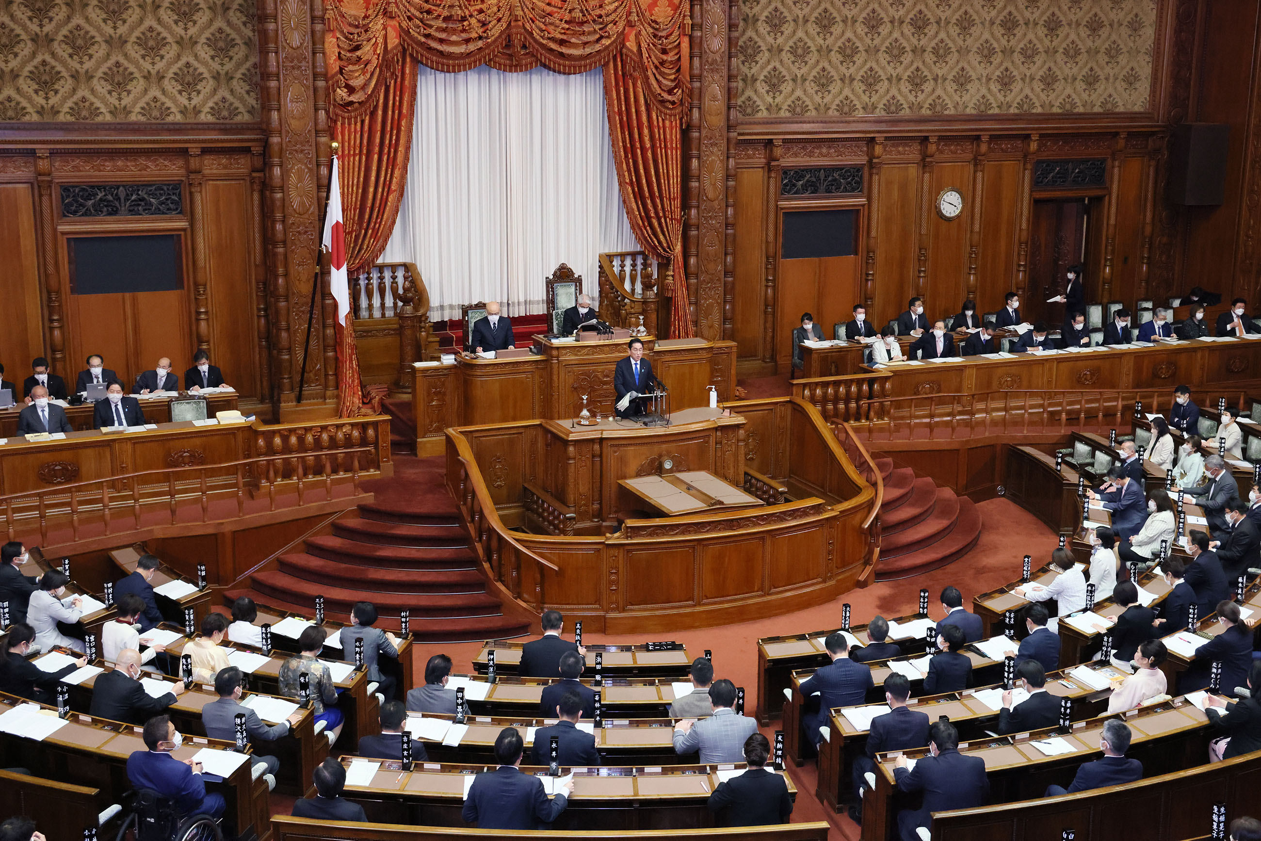 Prime Minister Kishida delivering a policy speech during the plenary session of the House of Councillors (9)
