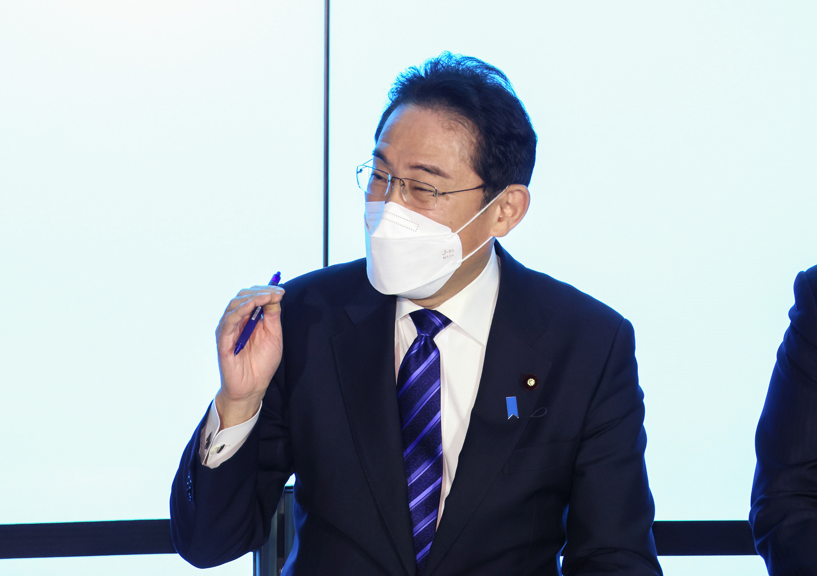 Prime Minister Kishida making remarks in a public dialogue on policies related to children (2)