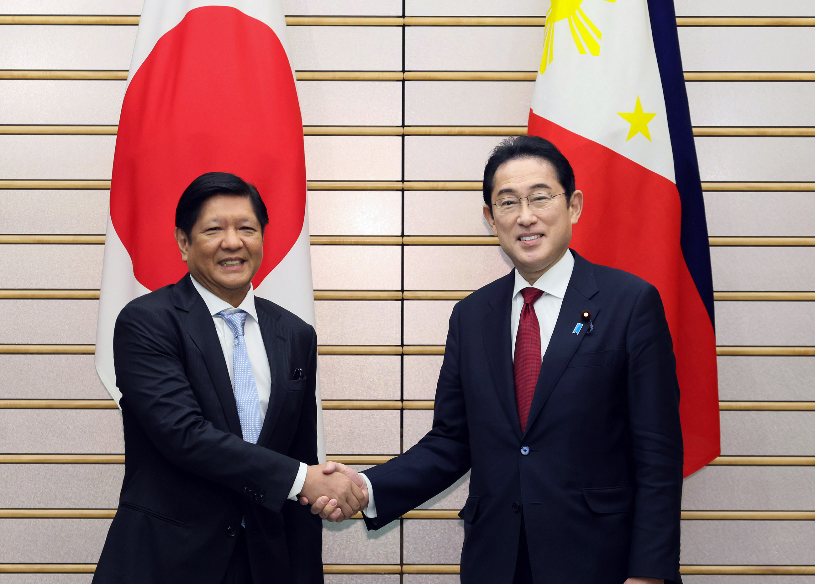 Japan-Philippines summit meeting (1)