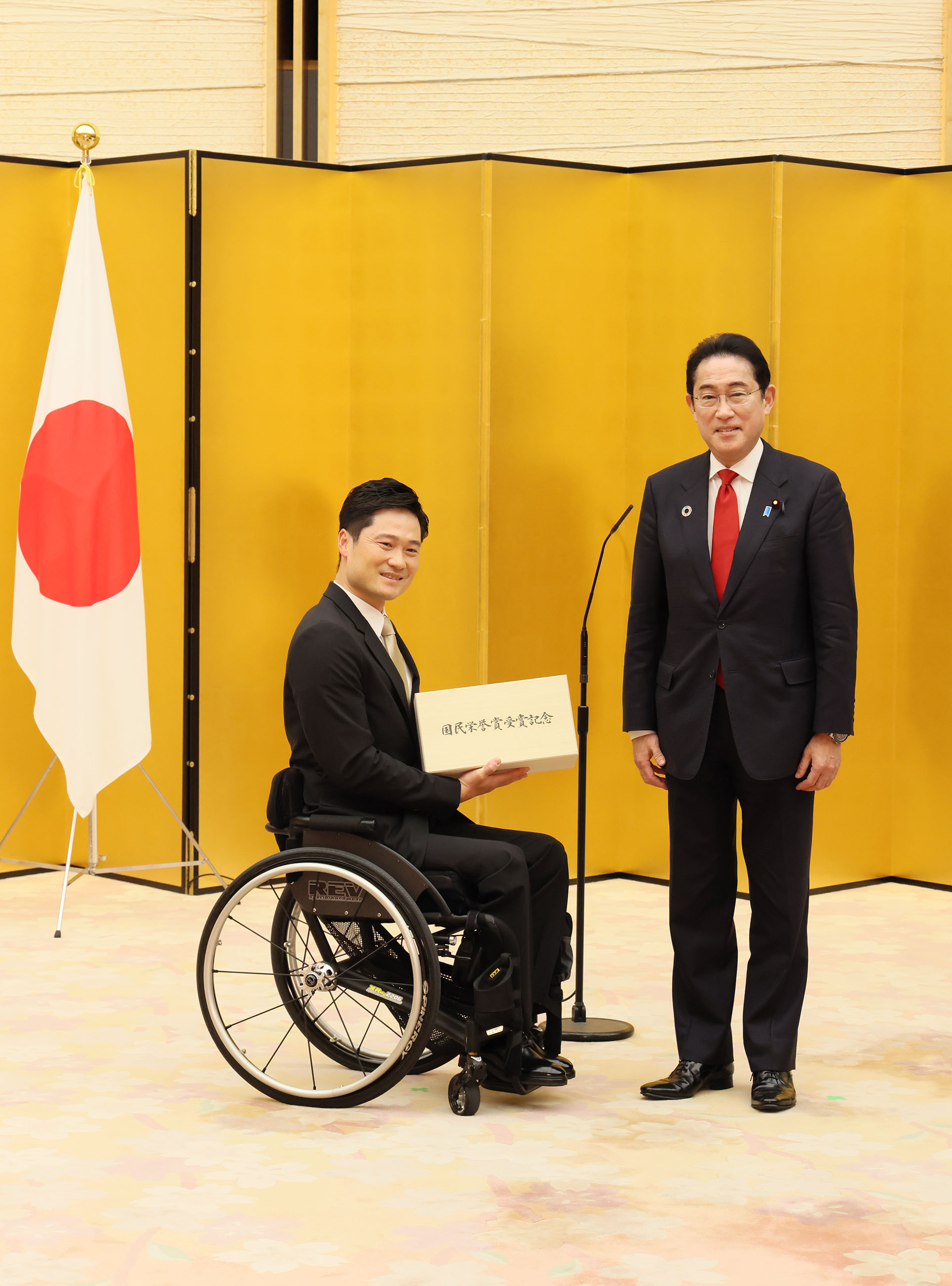 Prime Minister Kishida attending an award ceremony (5)