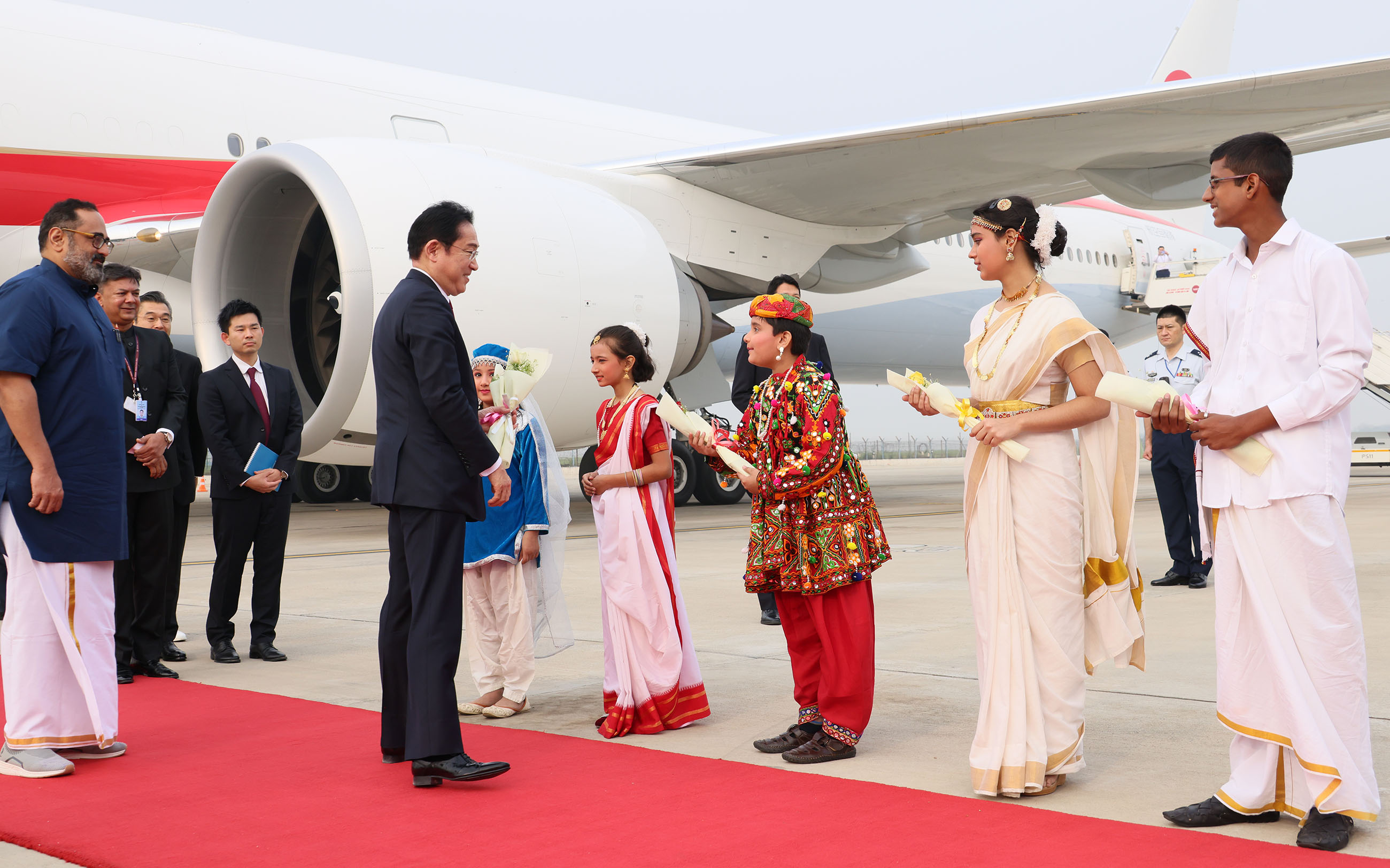 Prime Minister Kishida arriving in New Delhi (3)