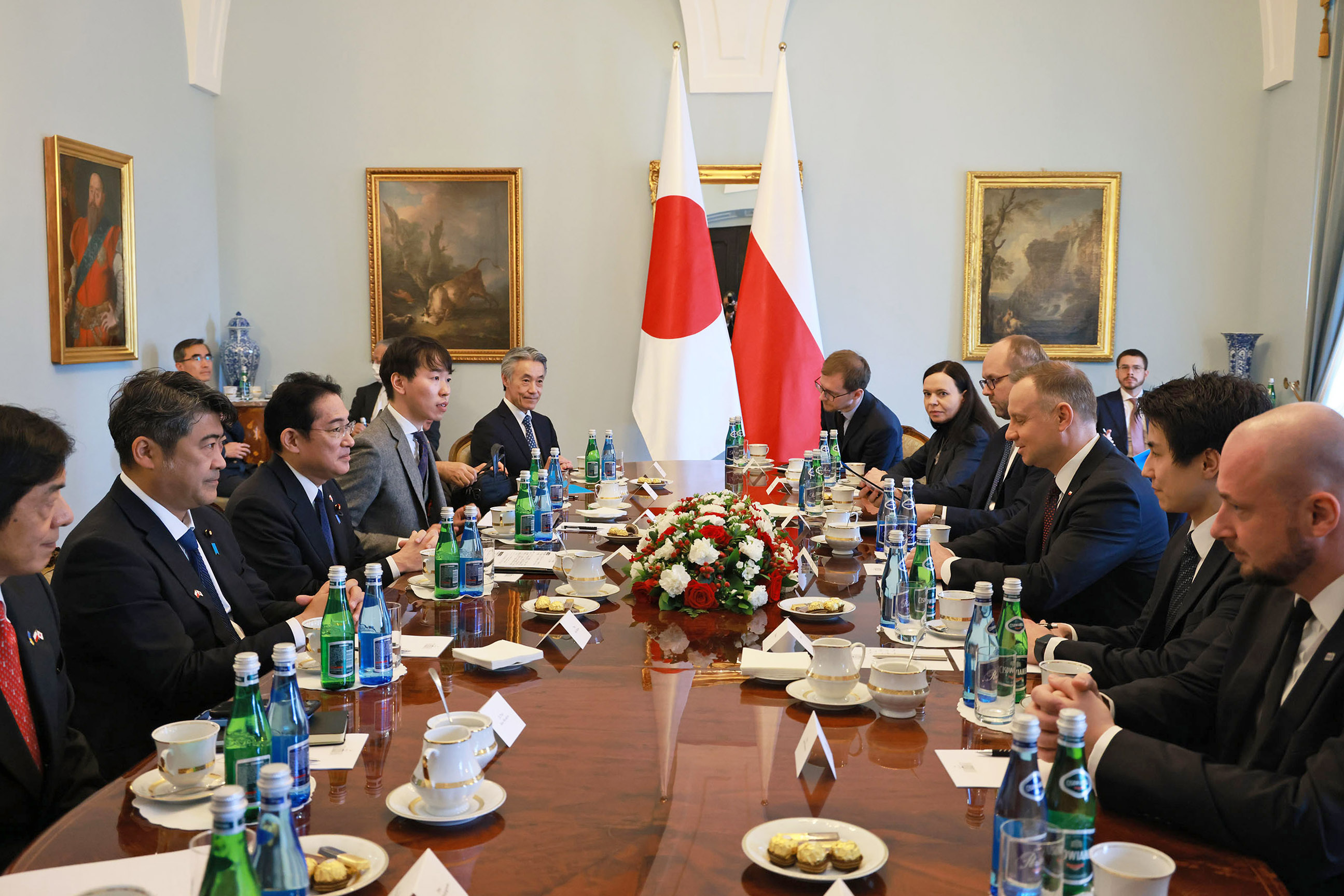 Prime Minister Kishida holding a meeting with President Duda
