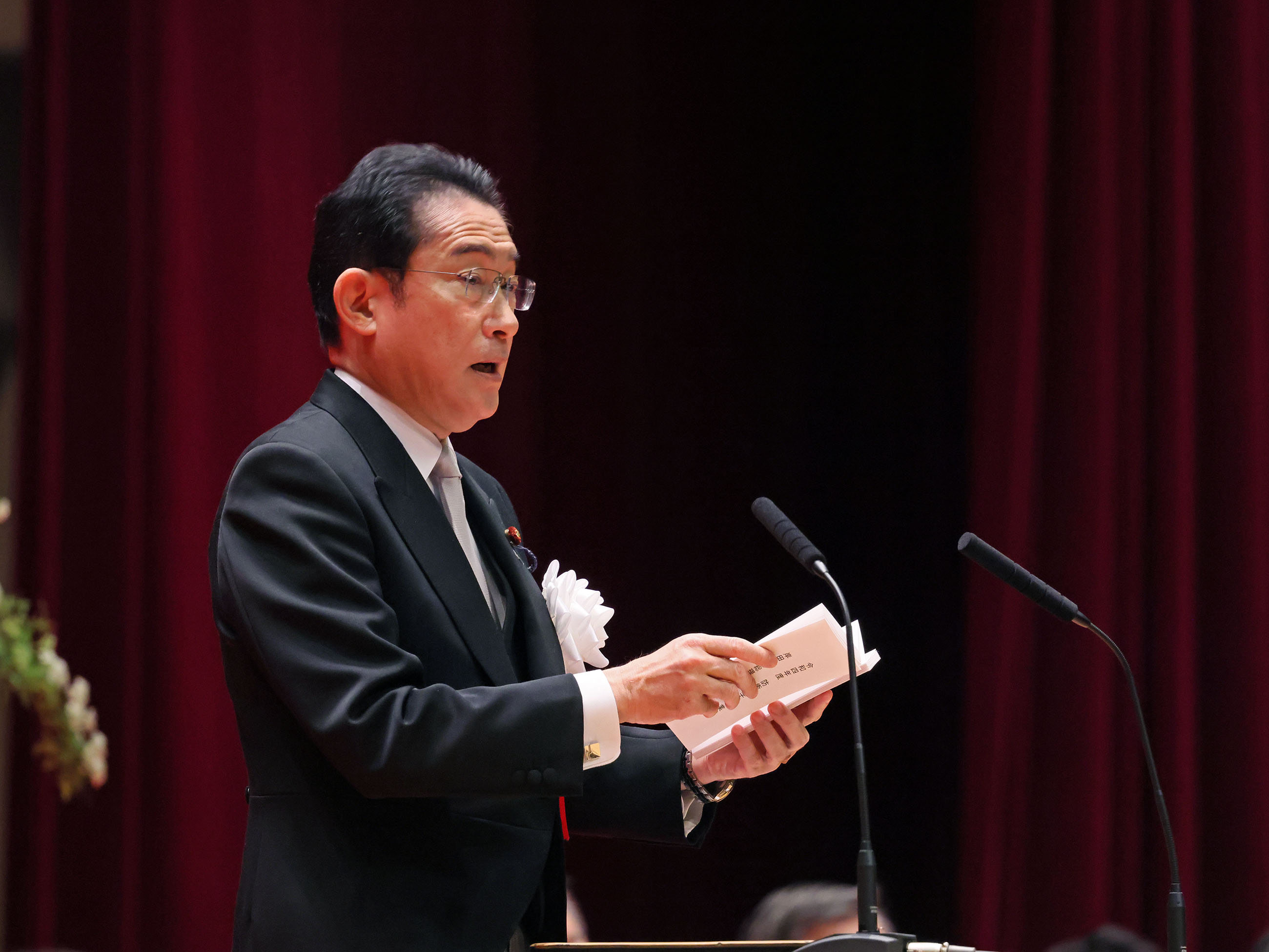 Prime Minister Kishida delivering a commencement address (3)