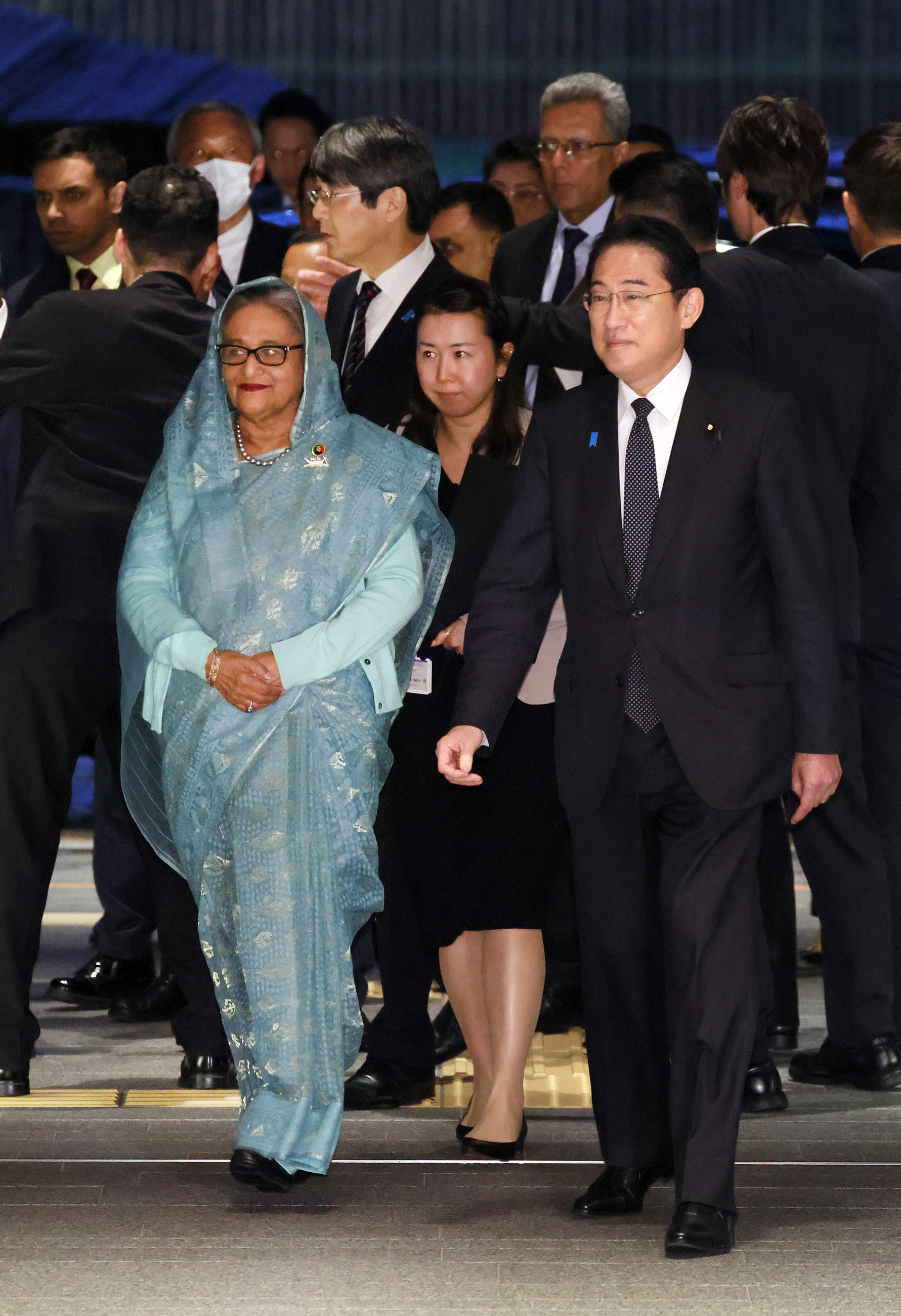 Prime Minister Kishida welcoming Prime Minister Hasina of Bangladesh