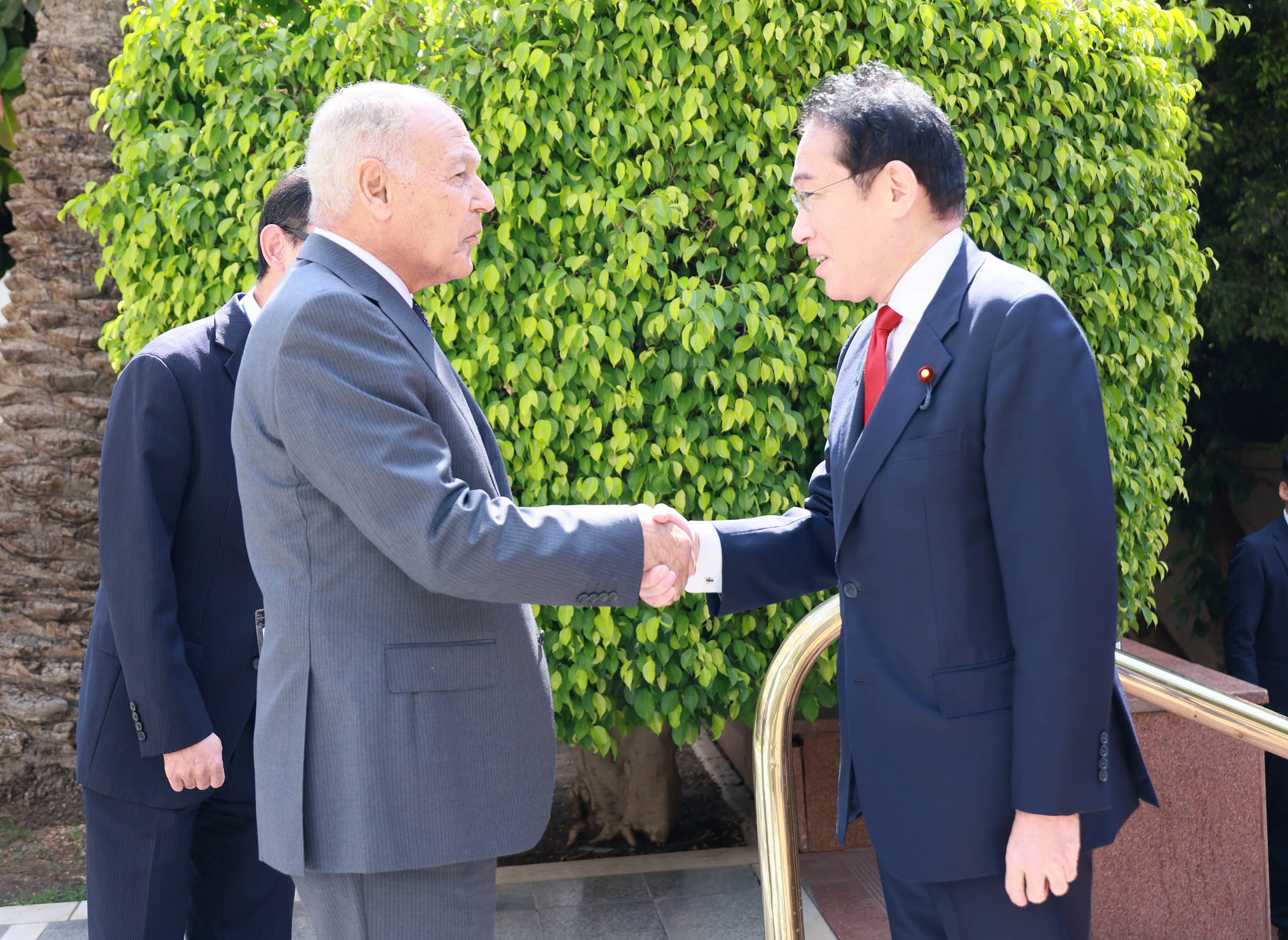 Prime Minister Kishida receiving a courtesy call from Secretary General Aboul Gheit of the League of Arab States