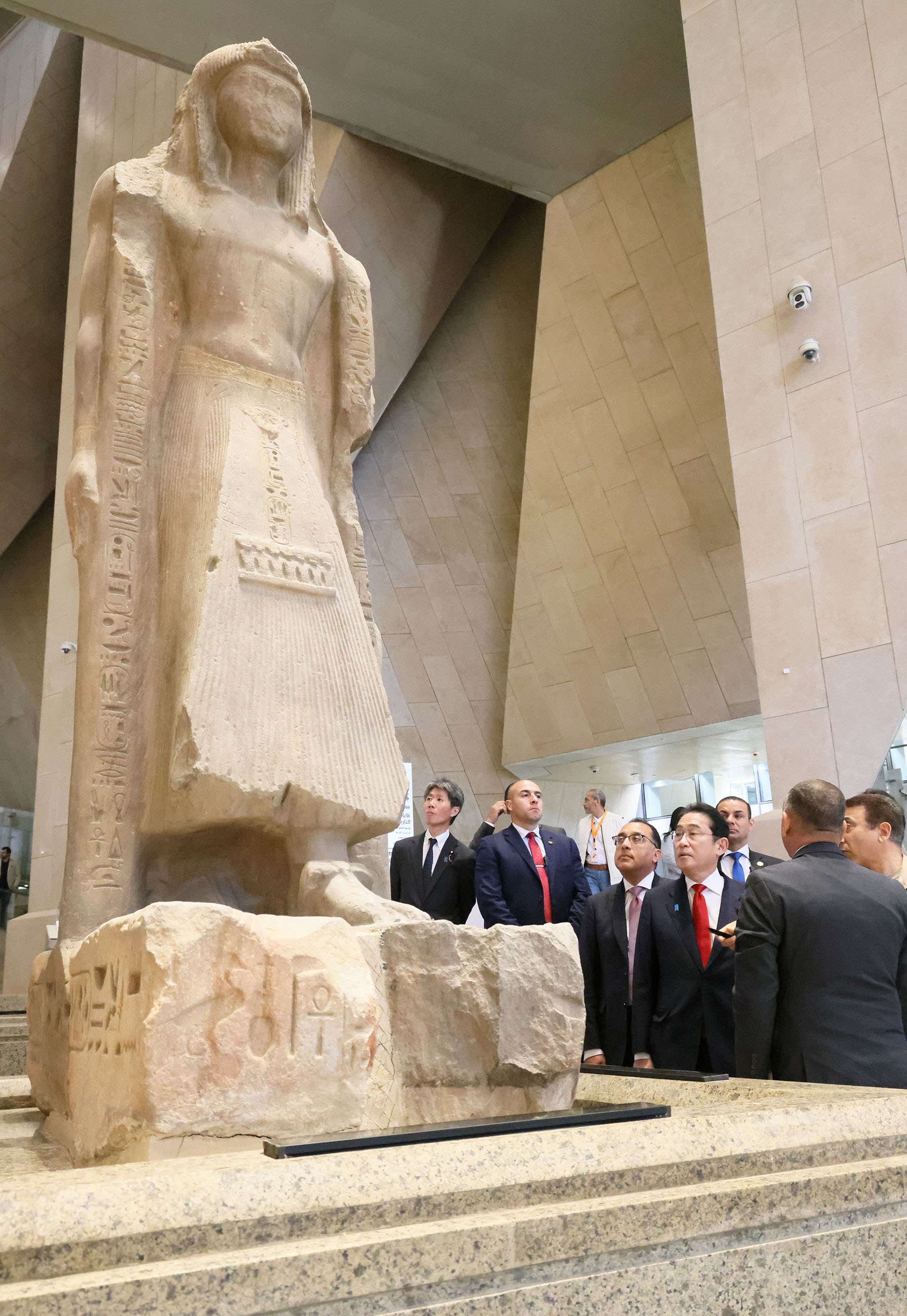 Prime Minister Kishida visiting the Grand Egyptian Museum (1)