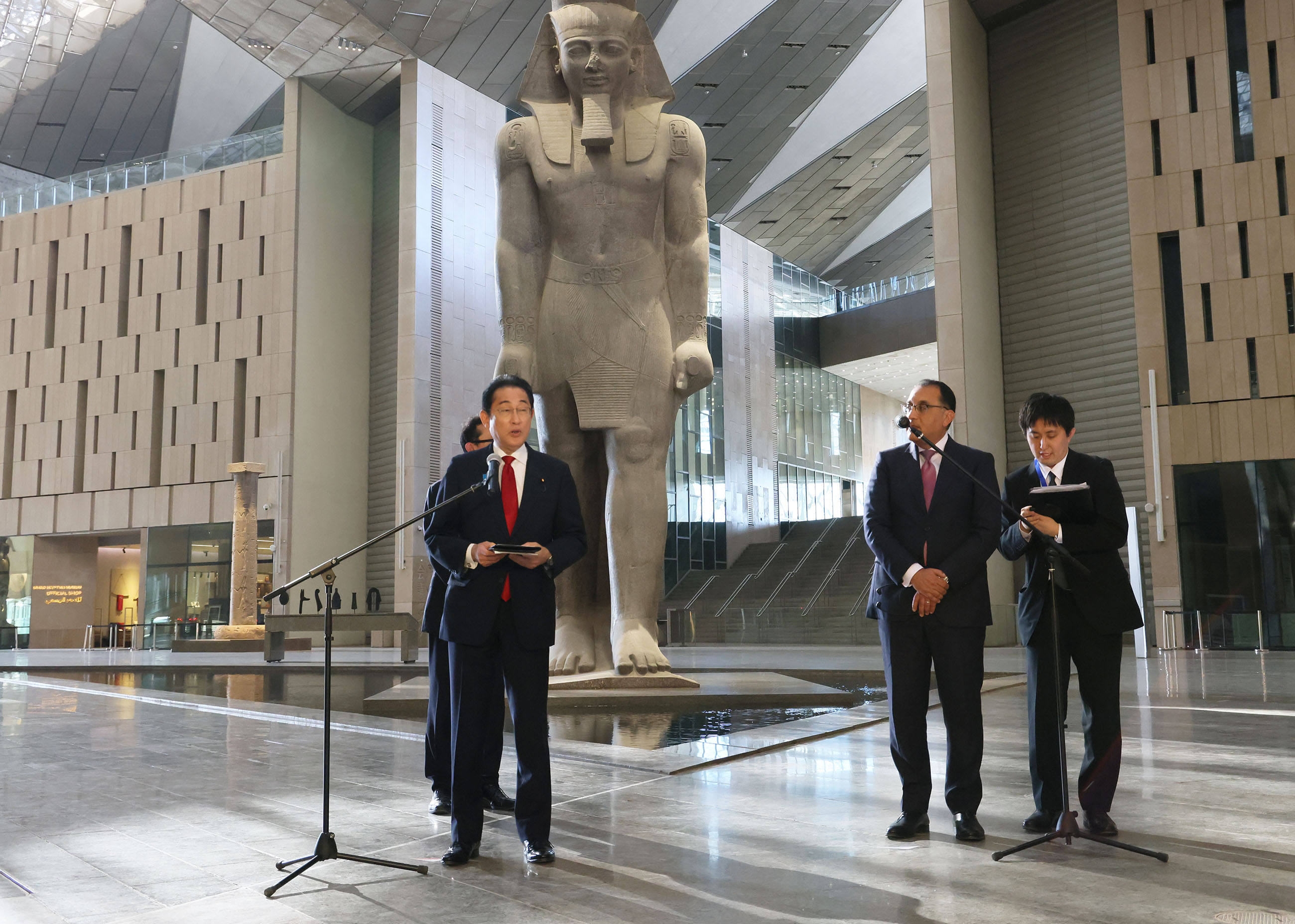 Prime Minister Kishida visiting the Grand Egyptian Museum (3)