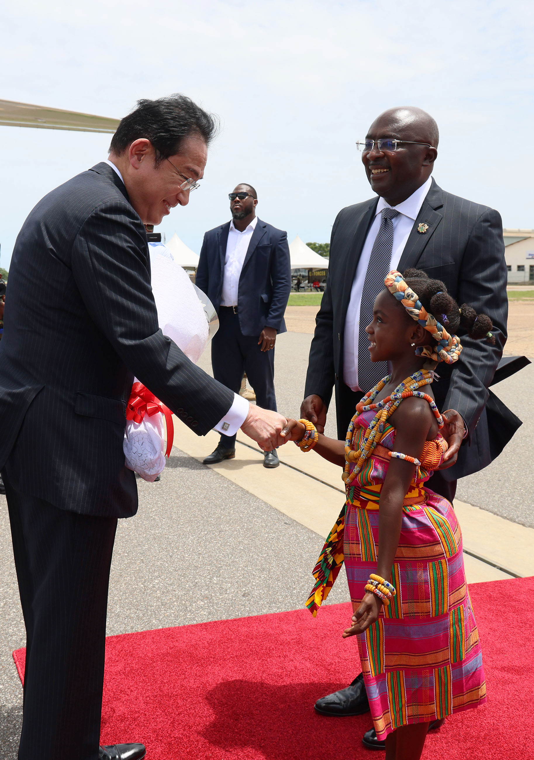 Prime Minister Kishida arriving in Ghana (1)