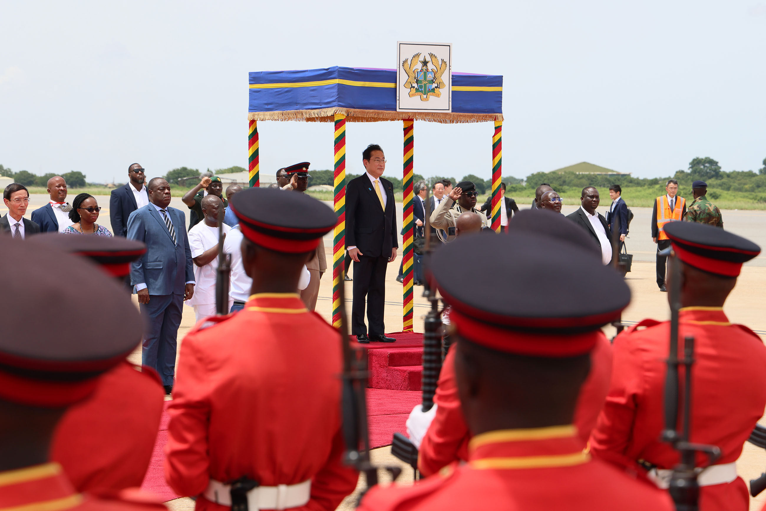 Prime Minister Kishida arriving in Ghana (4)