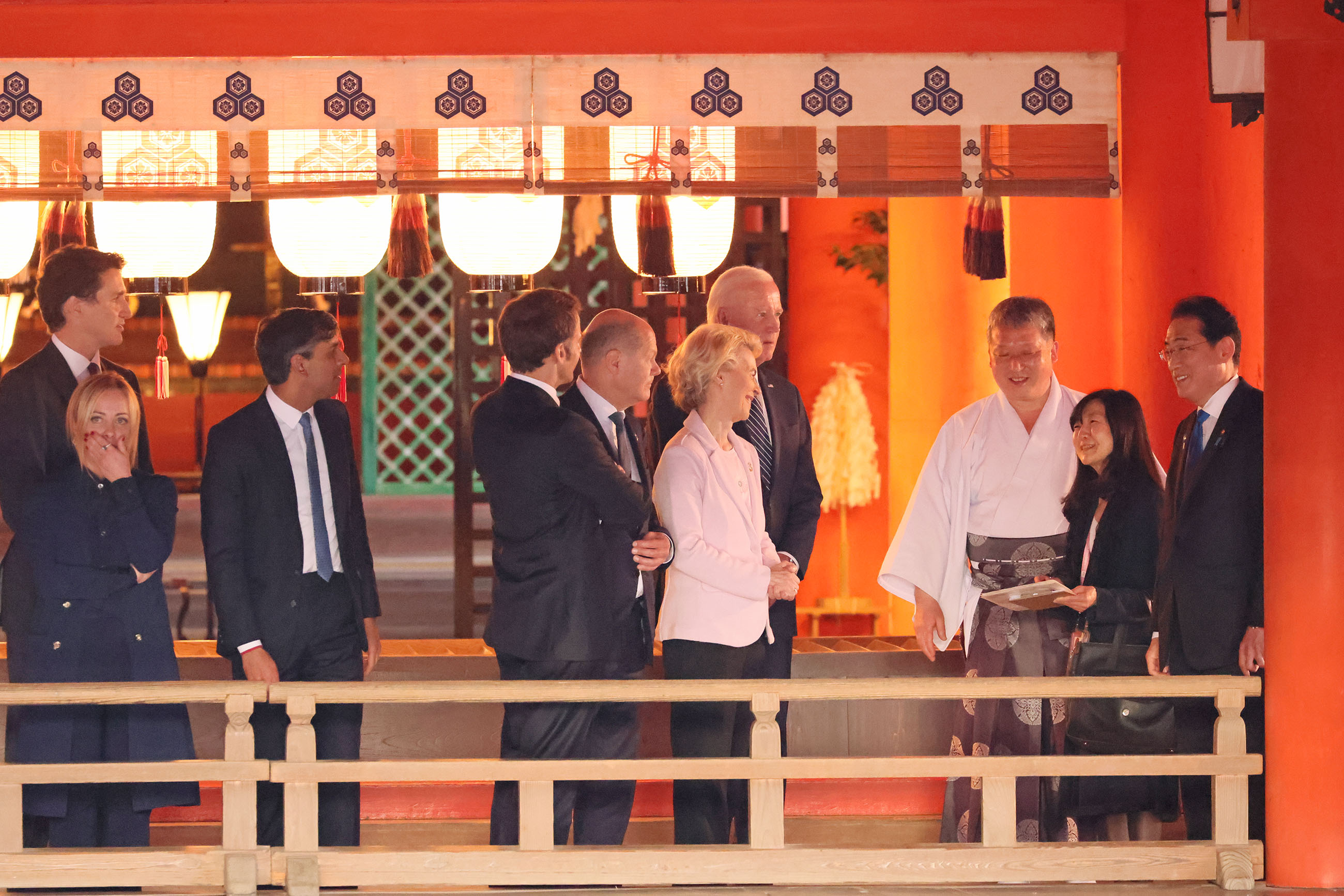 Prime Minister Kishida visiting Itsukushima Shrine (1)