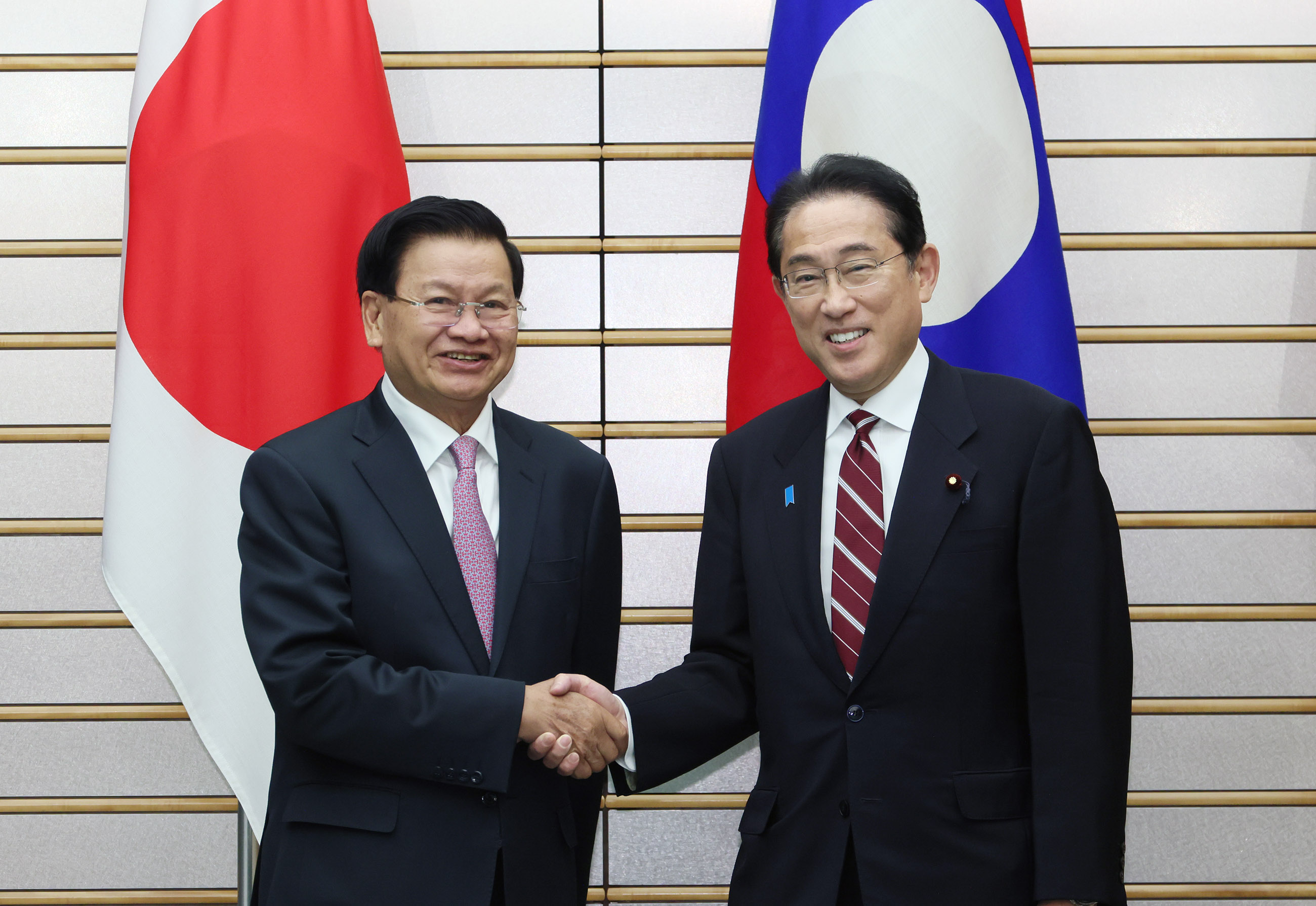 Japan-Laos Summit Meeting