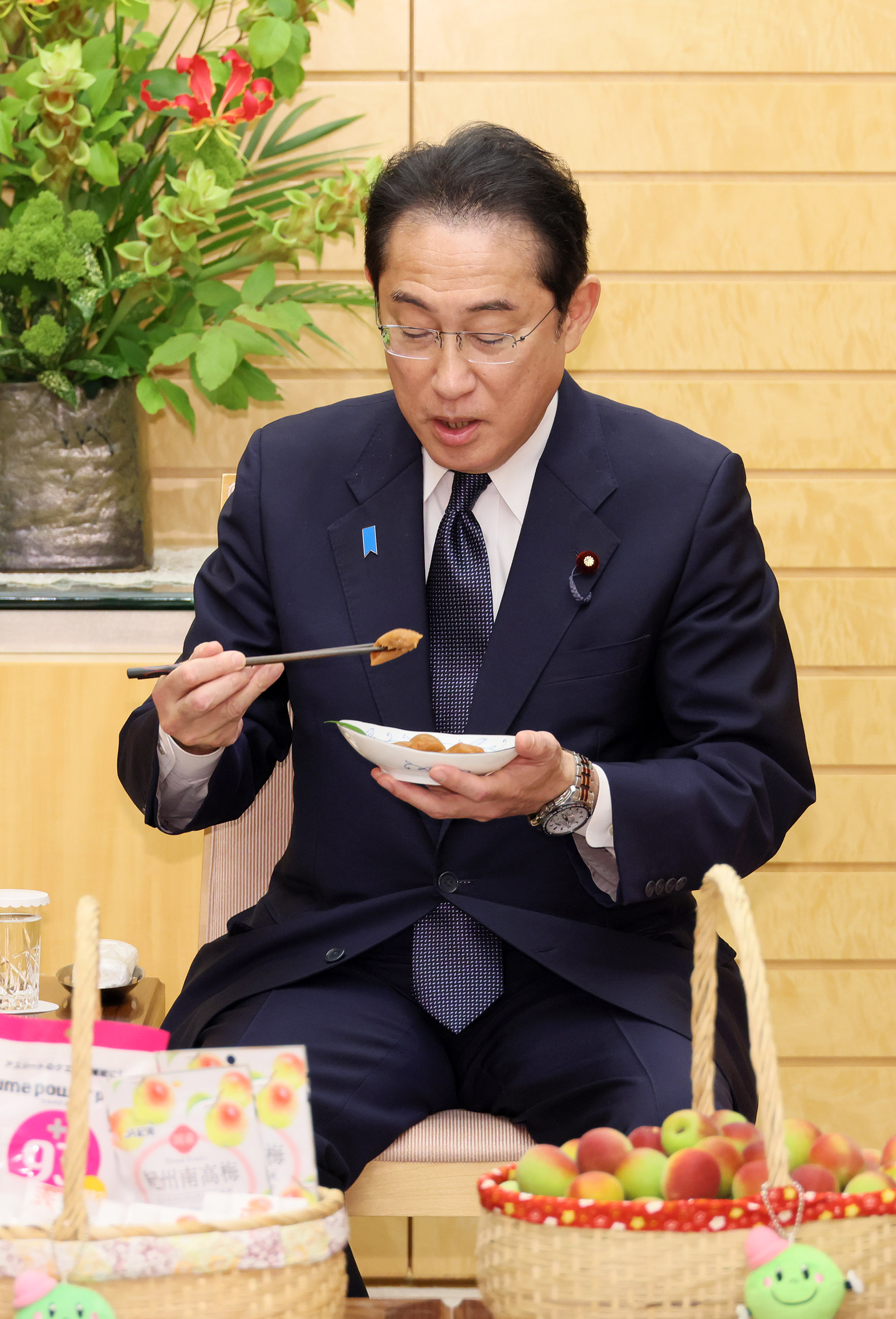 Prime Minister Kishida receiving a courtesy call (3)