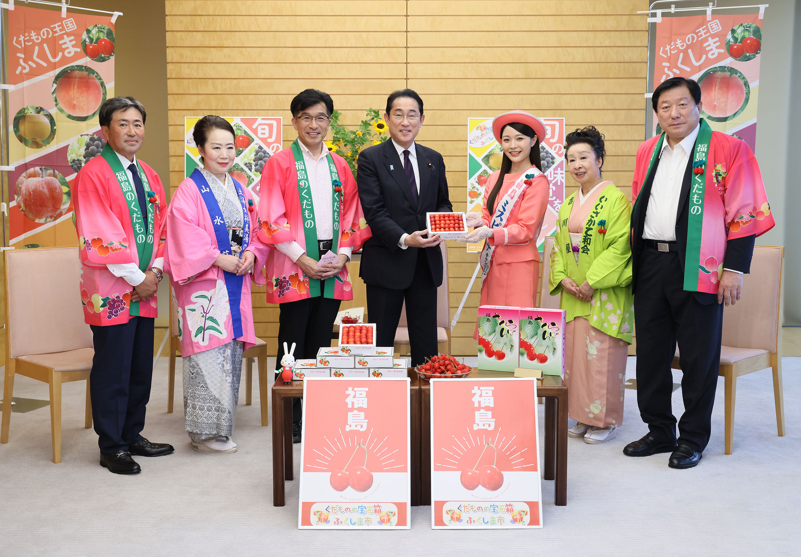 Presentation of Cherries by Mayor of Fukushima City